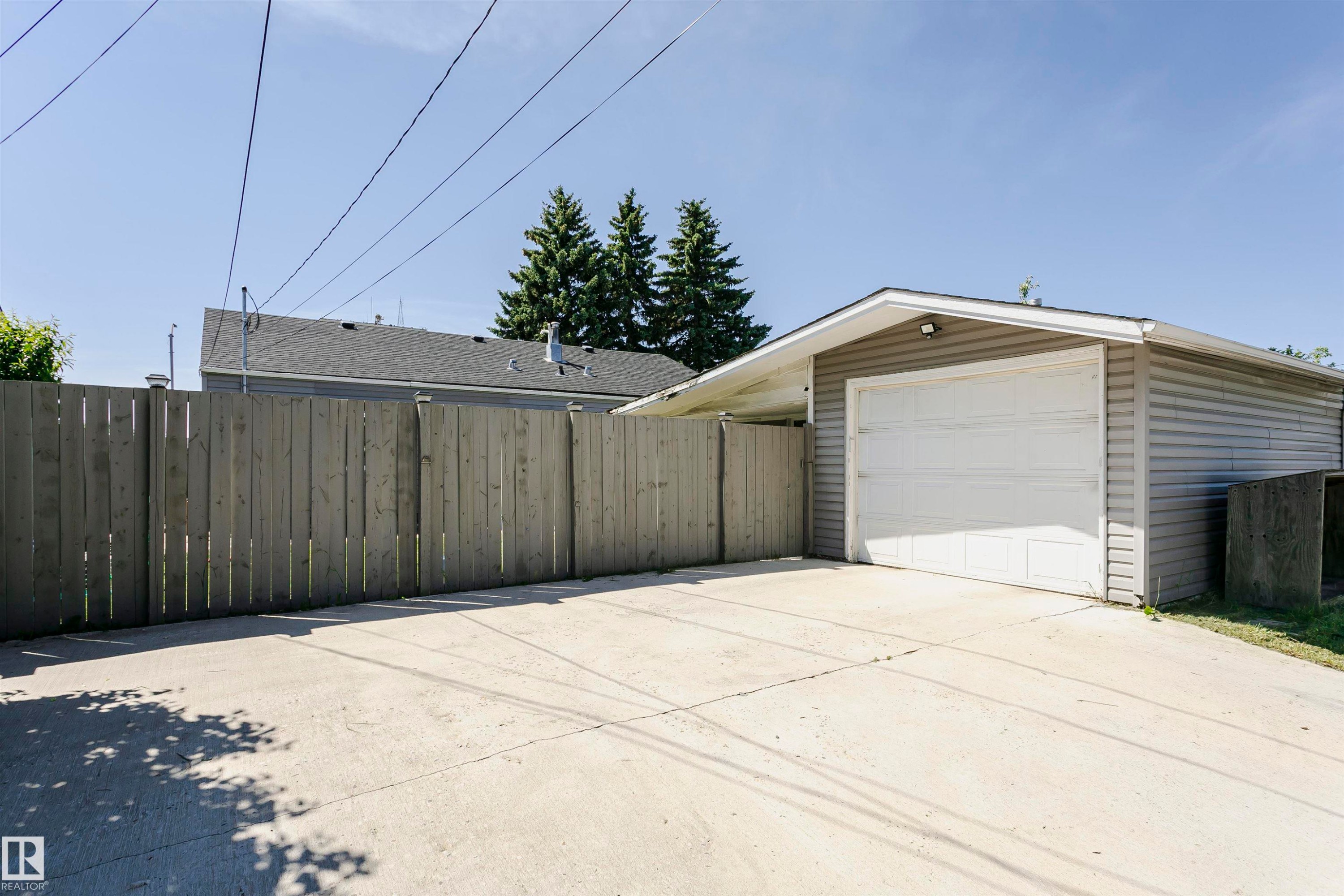 13104 128 Avenue Nw, Edmonton, AB - Outdoor With Exterior
