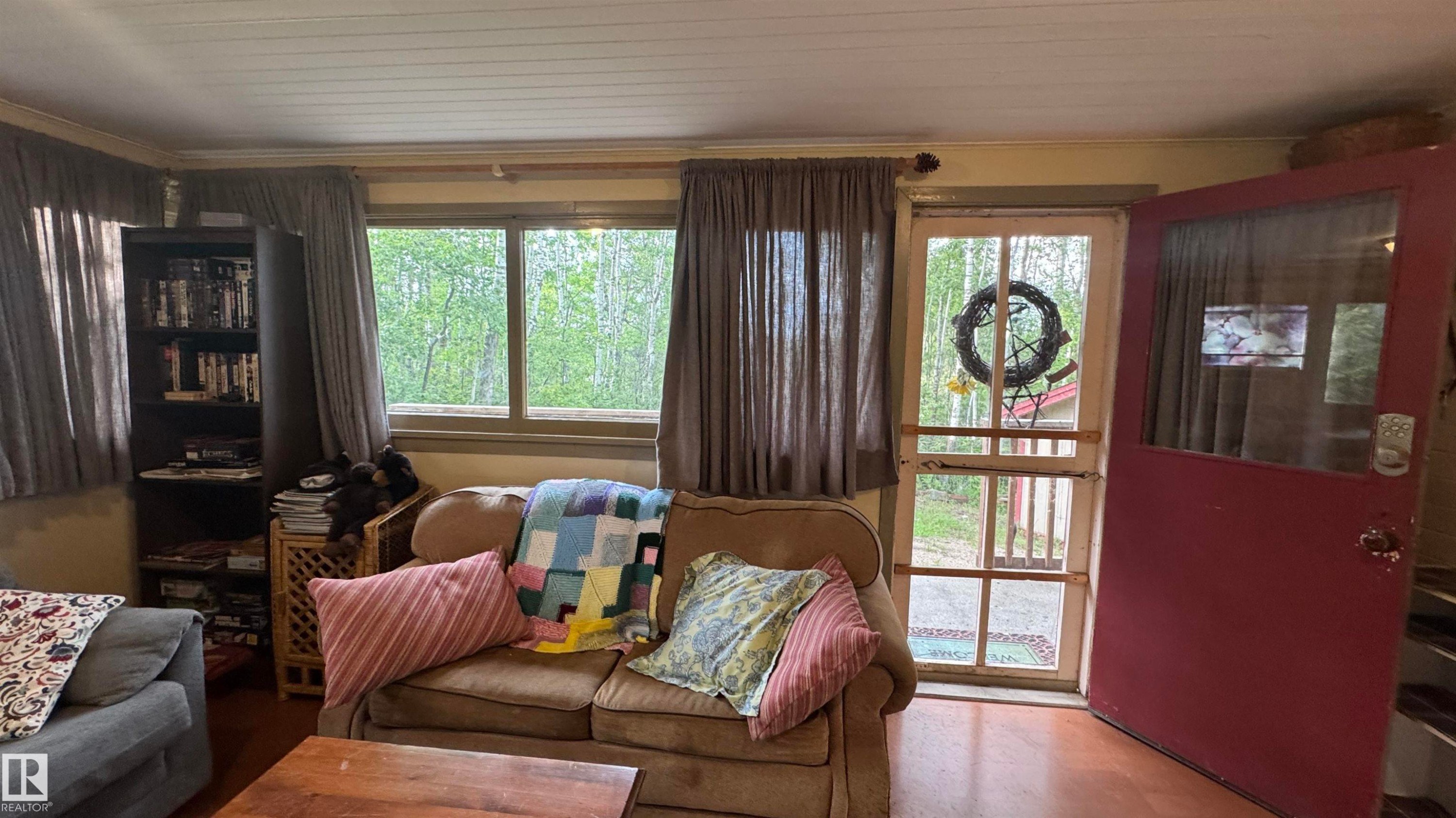 428 11121 Twp Road 595, Rural St. Paul County, AB
