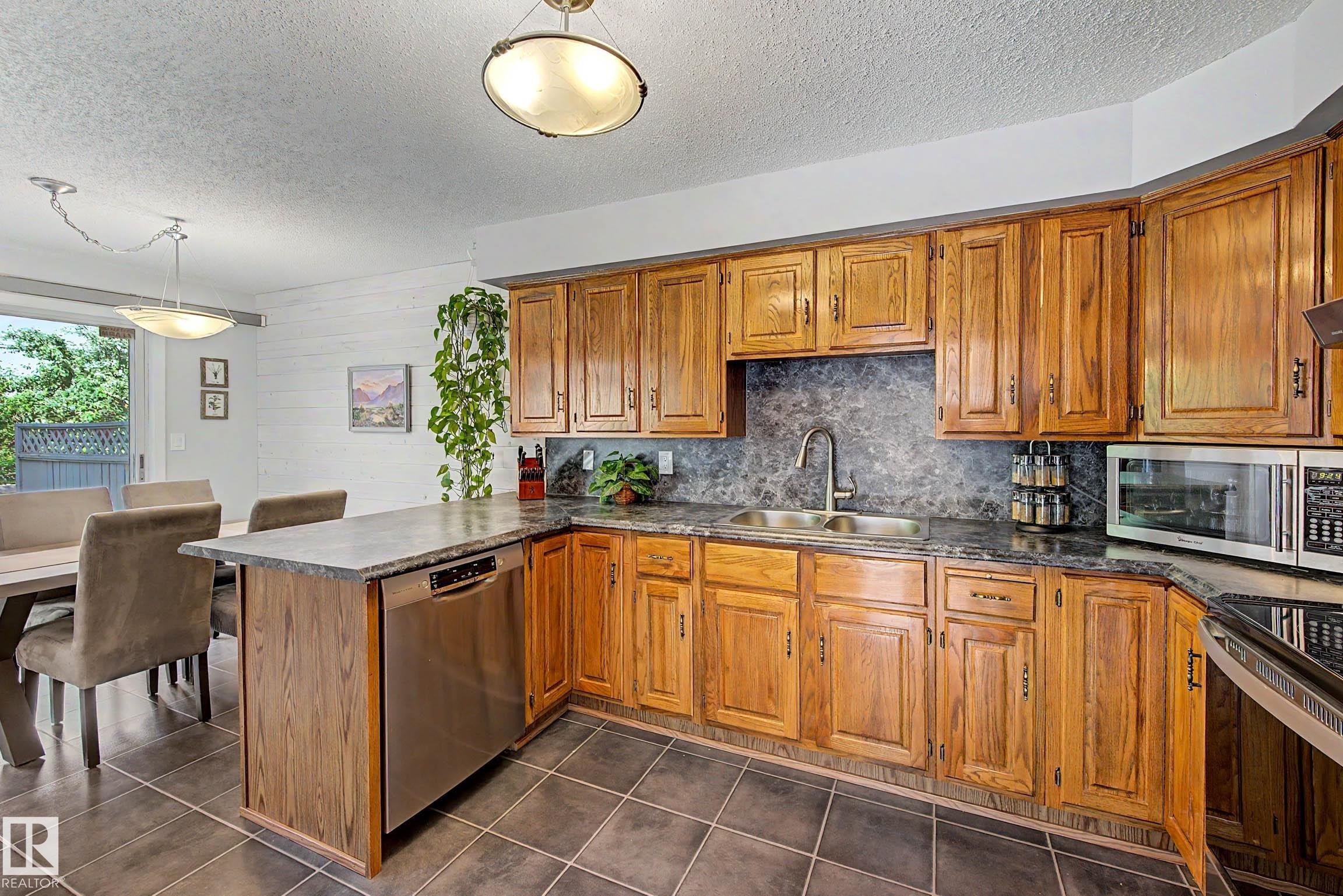 16 Whiteoaks Estates, St. Albert, AB