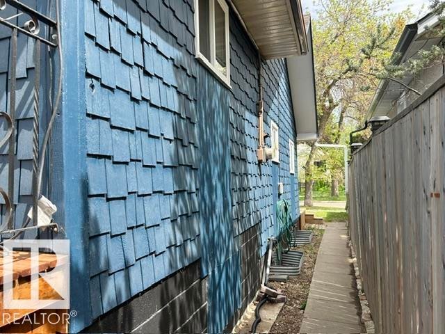 11930 95A Street, Edmonton, AB - Outdoor