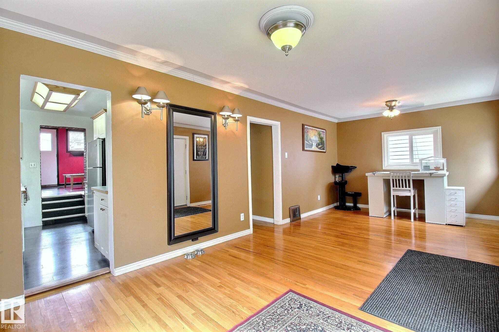 11930 95A Street, Edmonton, AB - Indoor