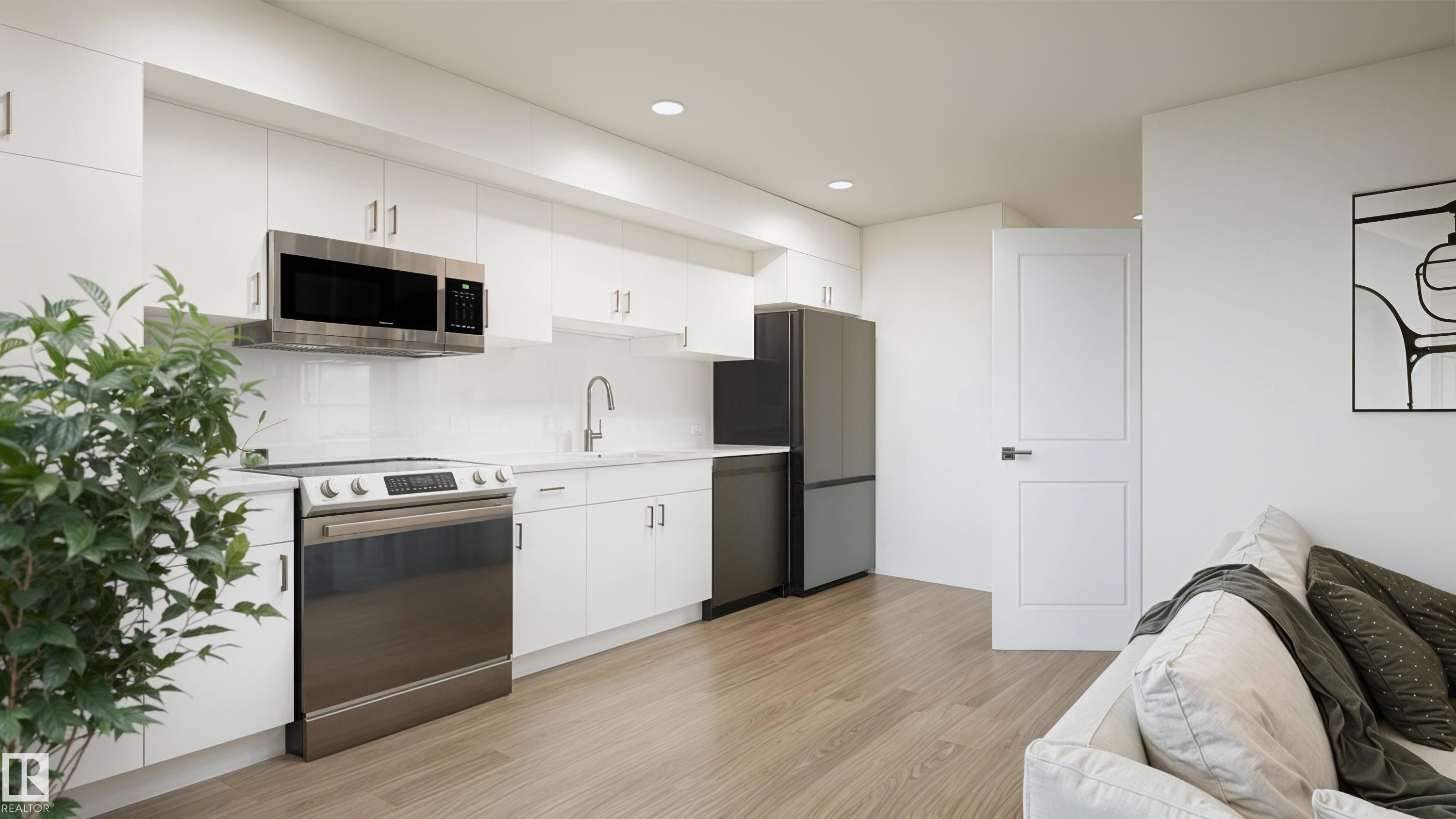 #53 4825 120 St Nw, Edmonton, AB - Indoor Photo Showing Kitchen