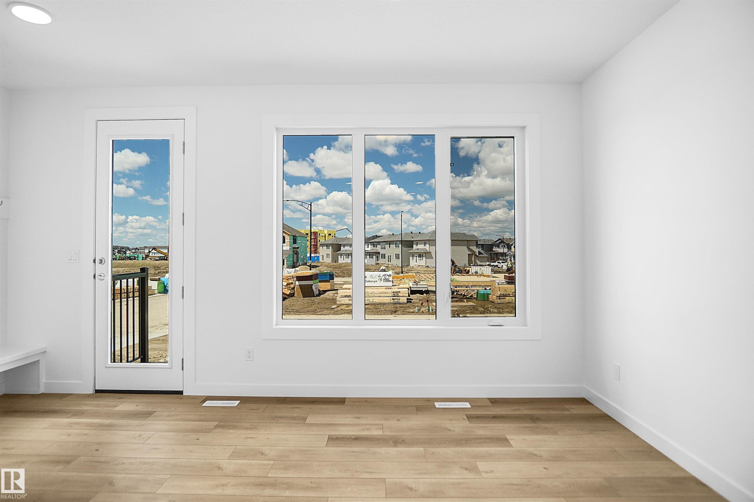 1308 9 Street Nw, Edmonton, AB - Indoor Photo Showing Other Room