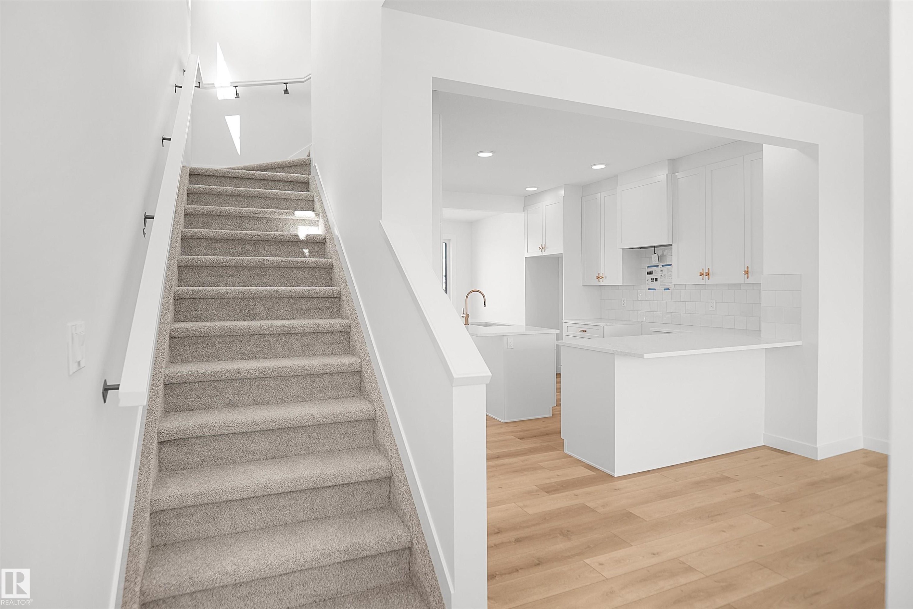 1308 9 Street Nw, Edmonton, AB - Indoor