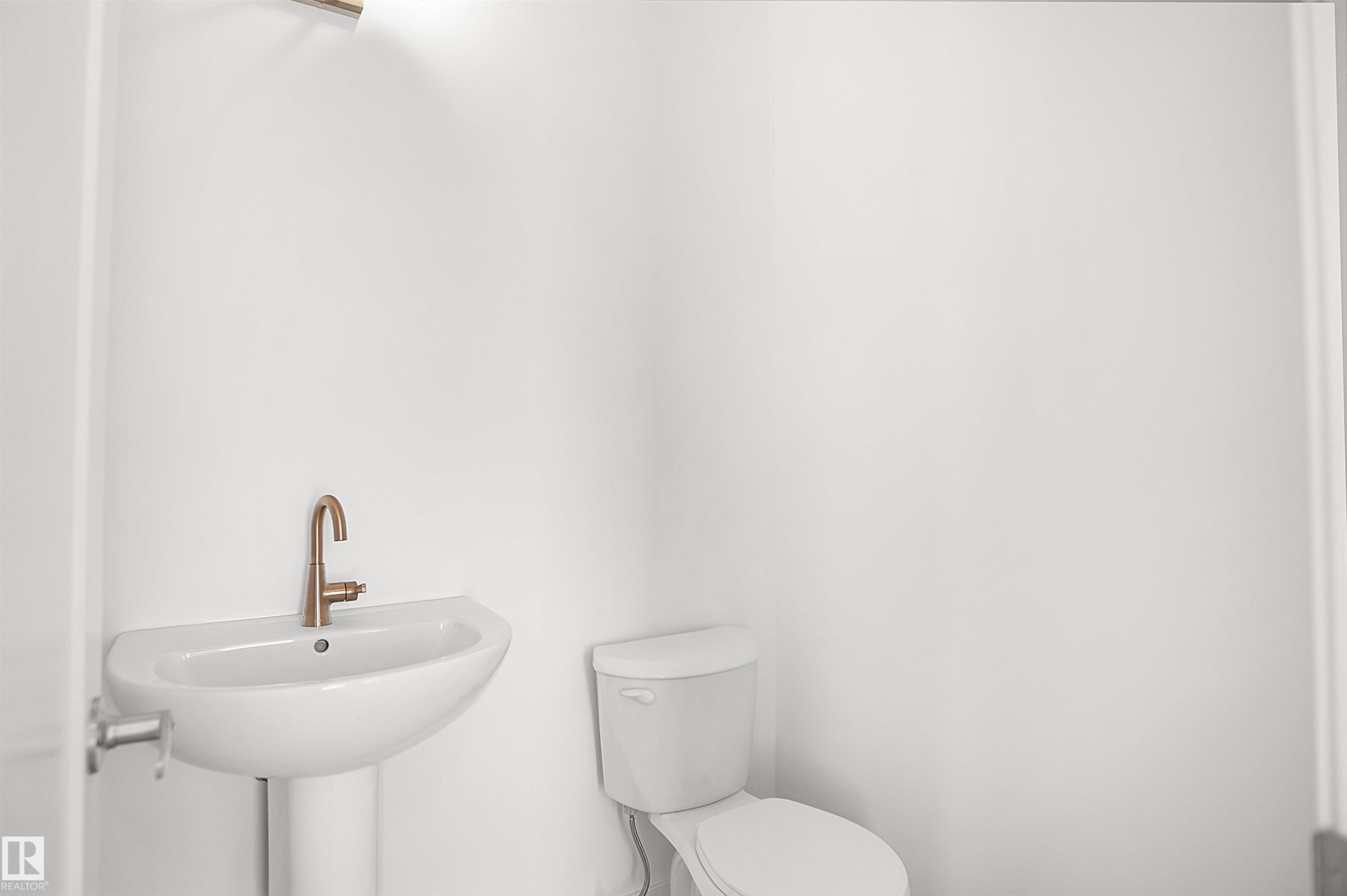 1308 9 Street Nw, Edmonton, AB - Indoor Photo Showing Bathroom
