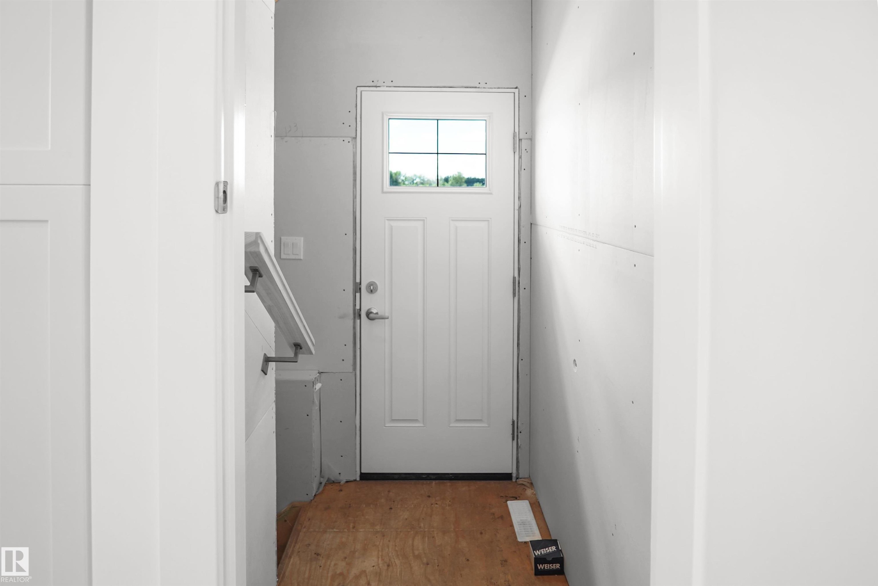 1308 9 Street Nw, Edmonton, AB - Indoor Photo Showing Other Room