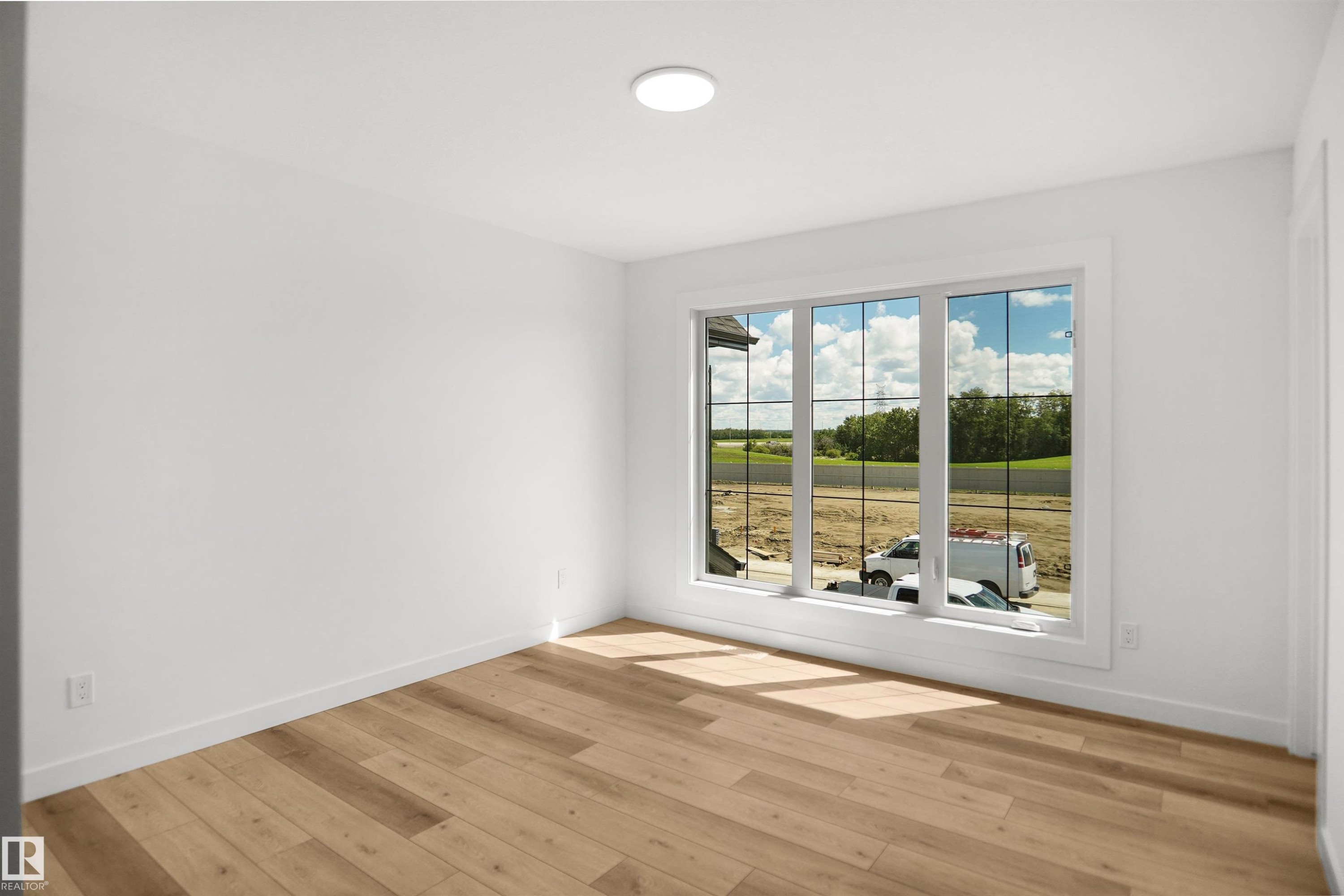 1308 9 Street Nw, Edmonton, AB - Indoor Photo Showing Other Room