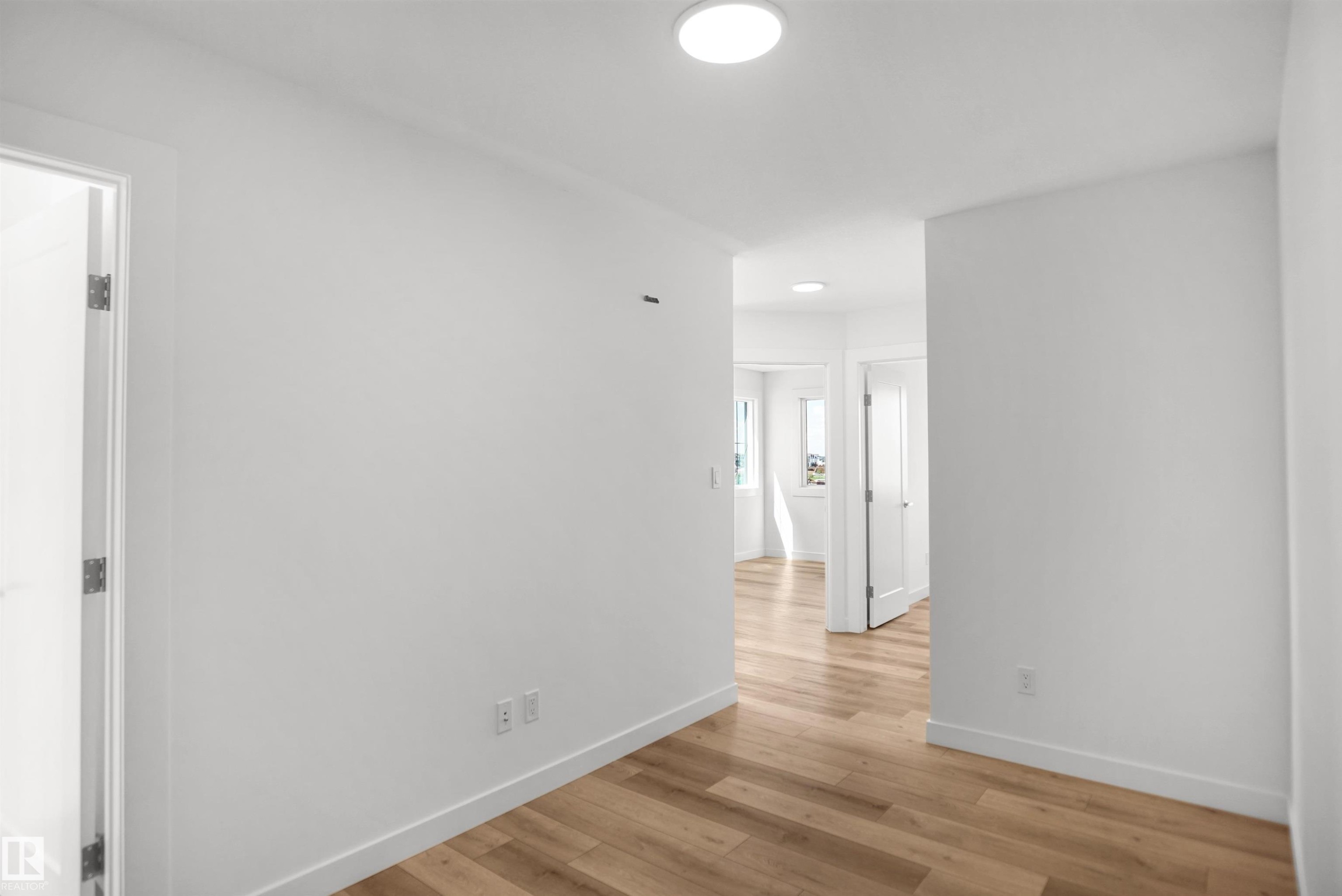 1308 9 Street Nw, Edmonton, AB - Indoor Photo Showing Other Room