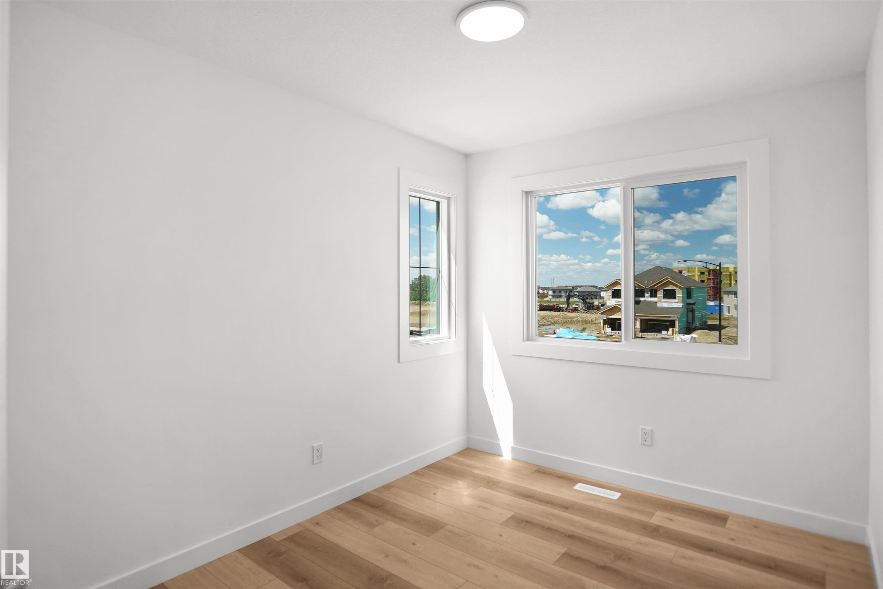 1308 9 Street Nw, Edmonton, AB - Indoor Photo Showing Other Room