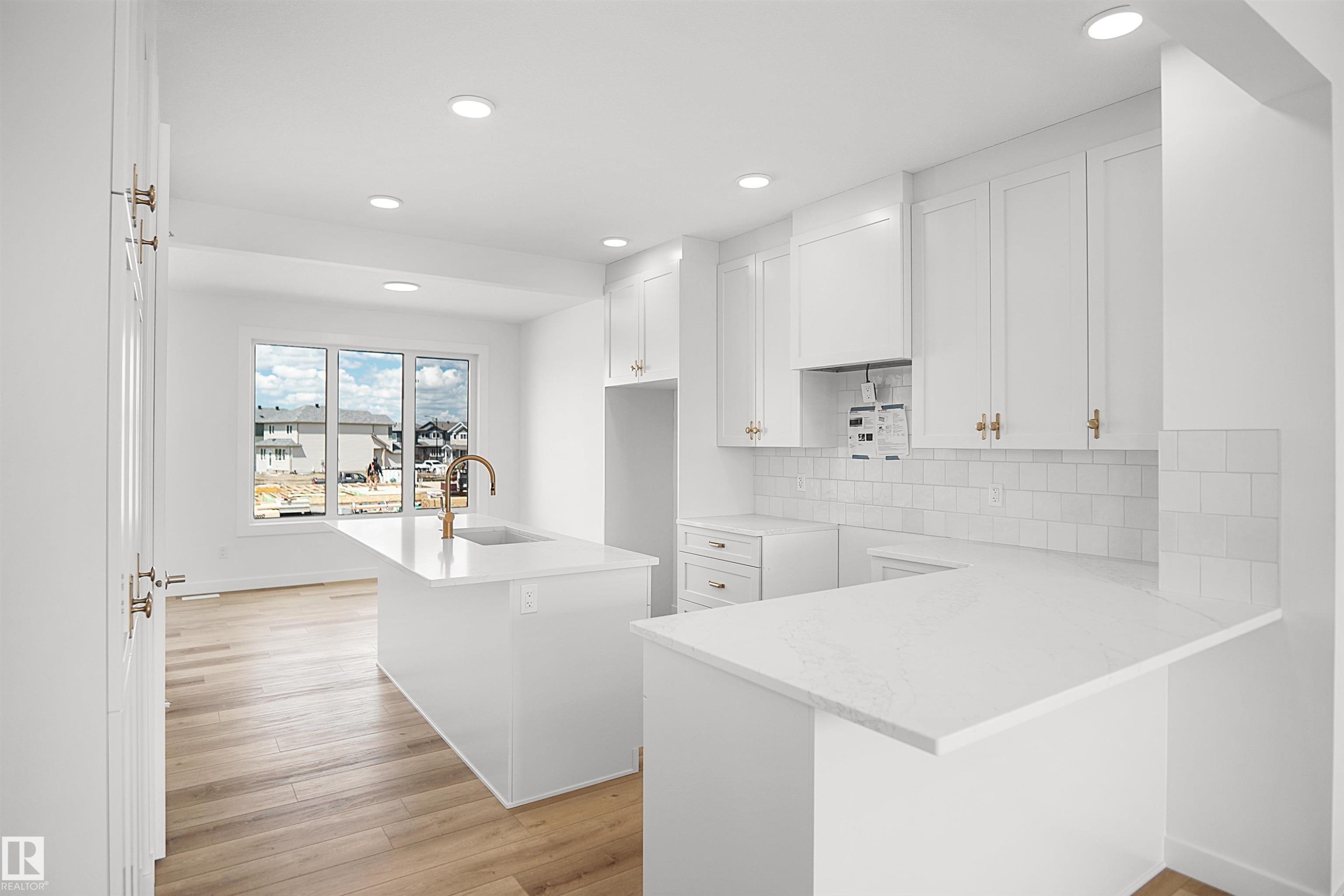 1308 9 Street Nw, Edmonton, AB - Indoor Photo Showing Kitchen