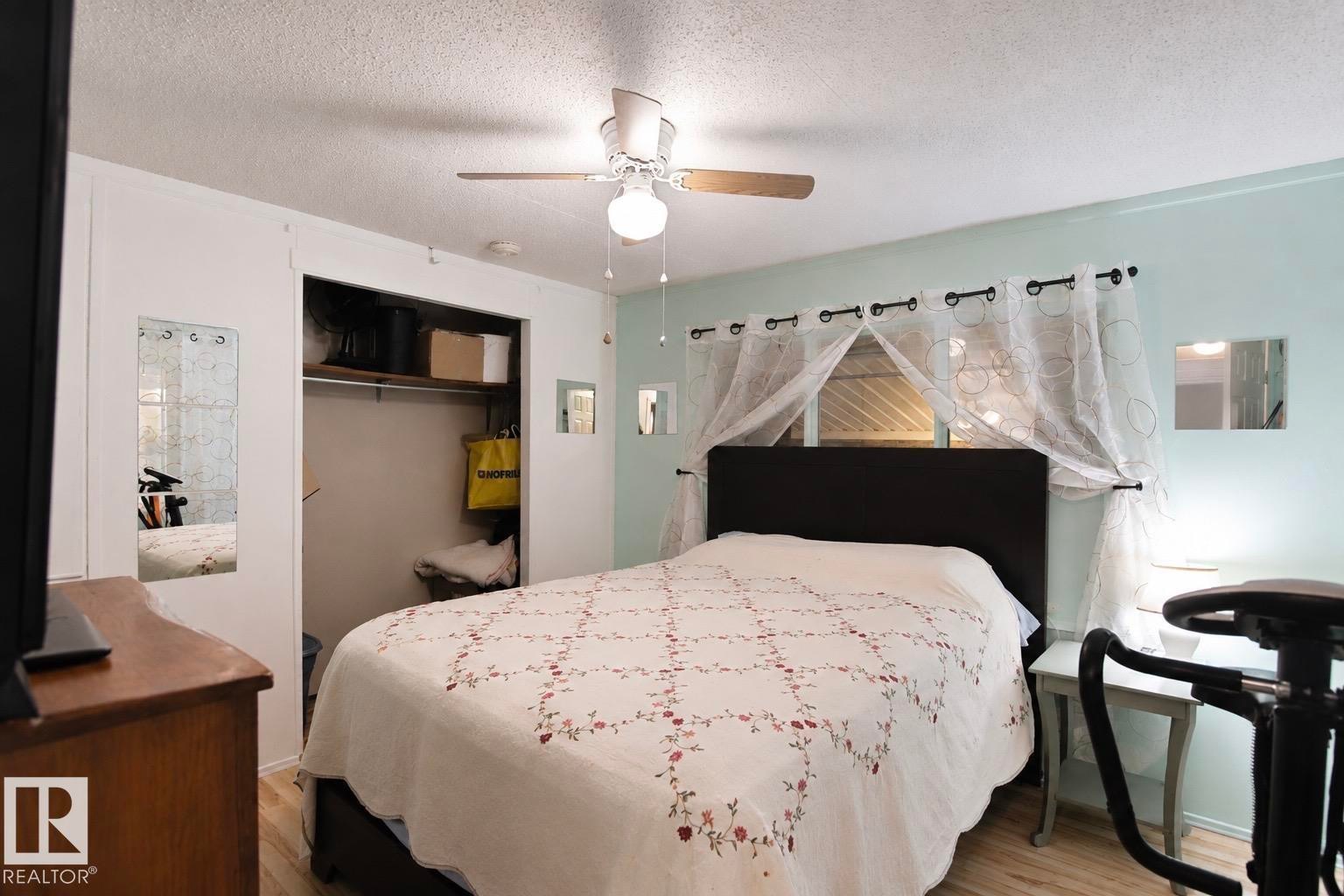 2415 West Oak Way, Edmonton, AB