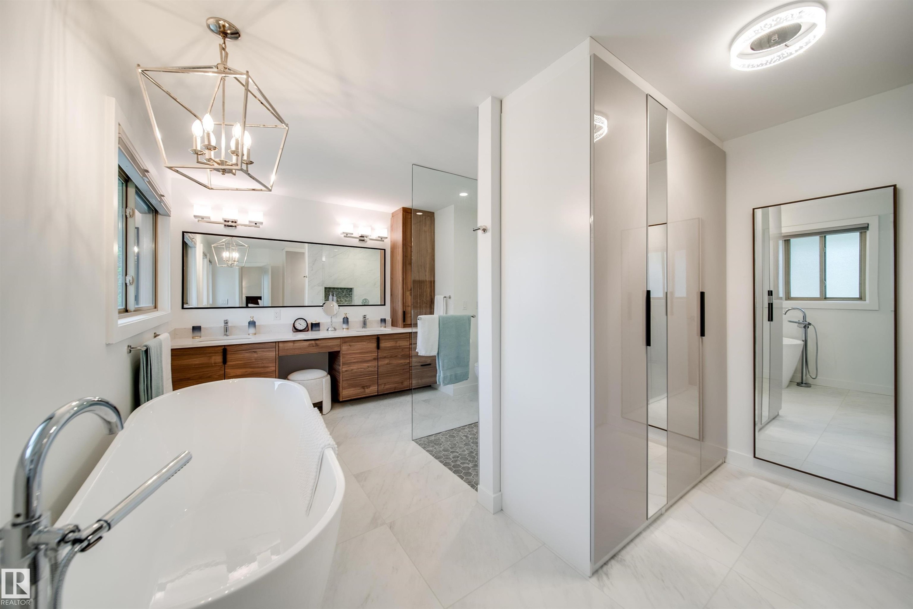 5431 113A Street, Edmonton, AB - Indoor