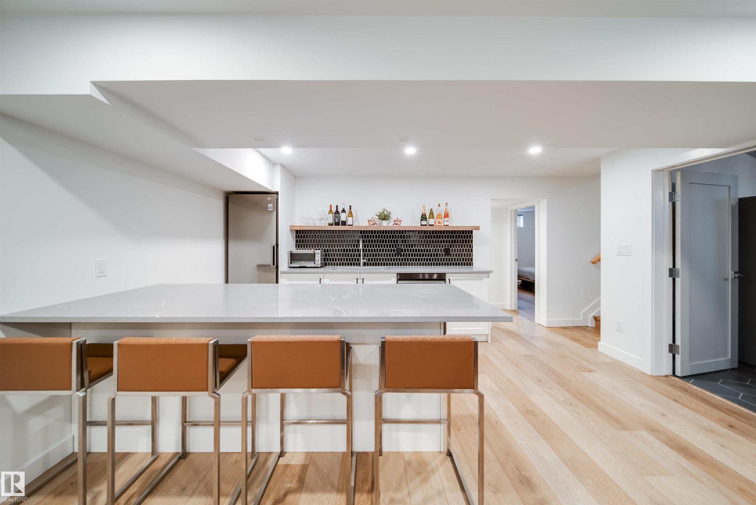 5431 113A Street, Edmonton, AB - Indoor