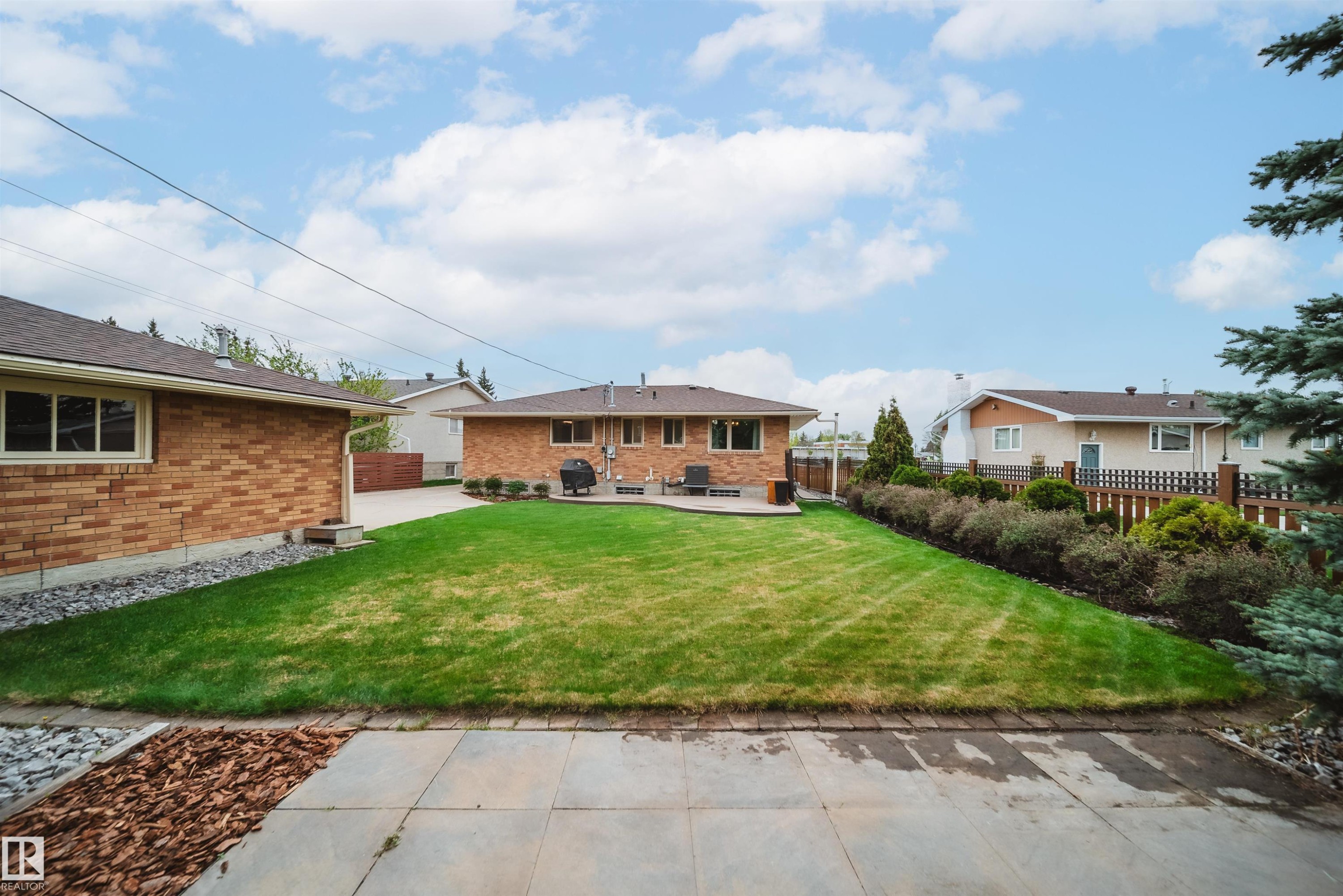 5431 113A Street, Edmonton, AB - Outdoor