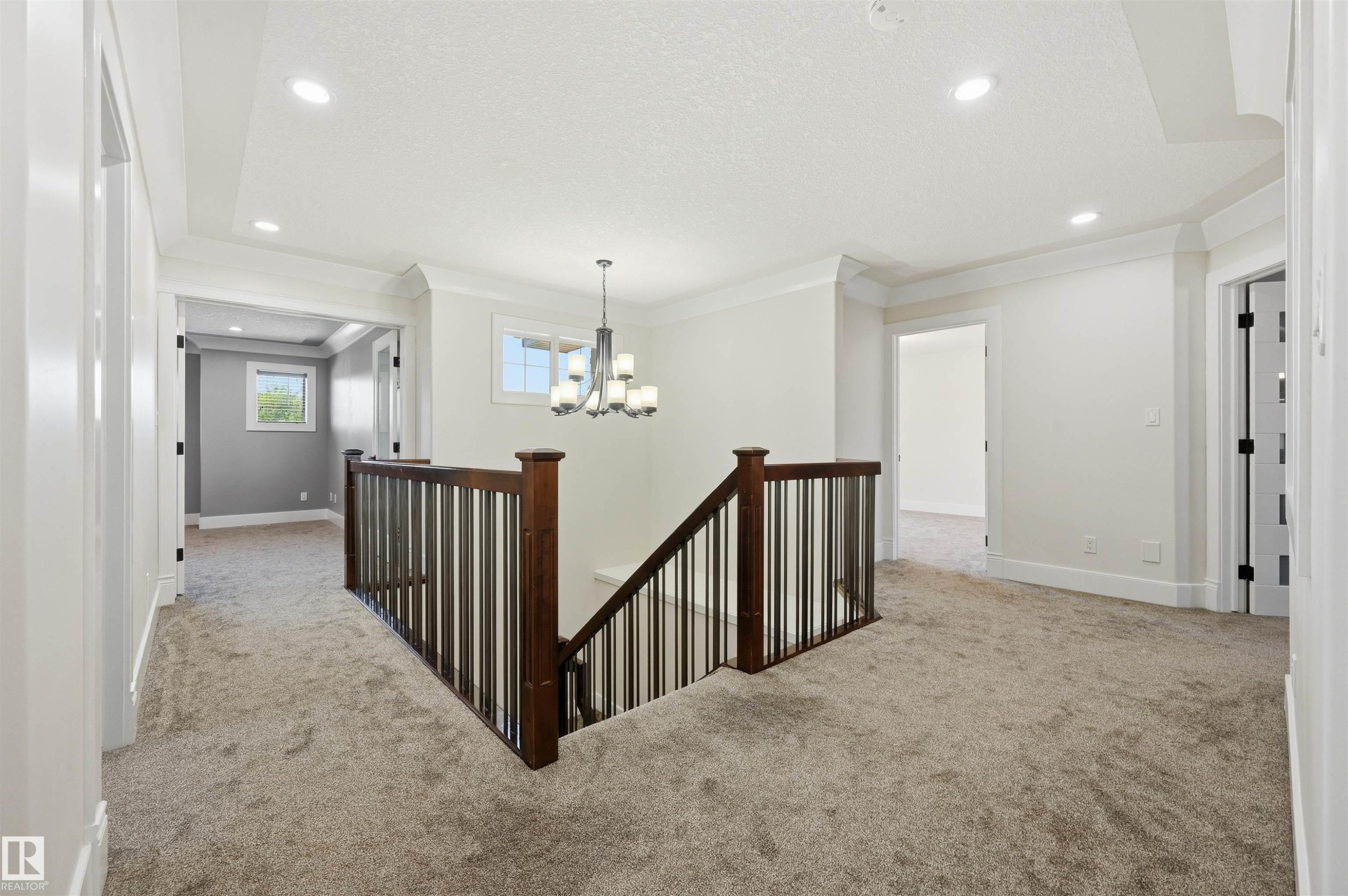 5216 Mullen Crest, Edmonton, AB