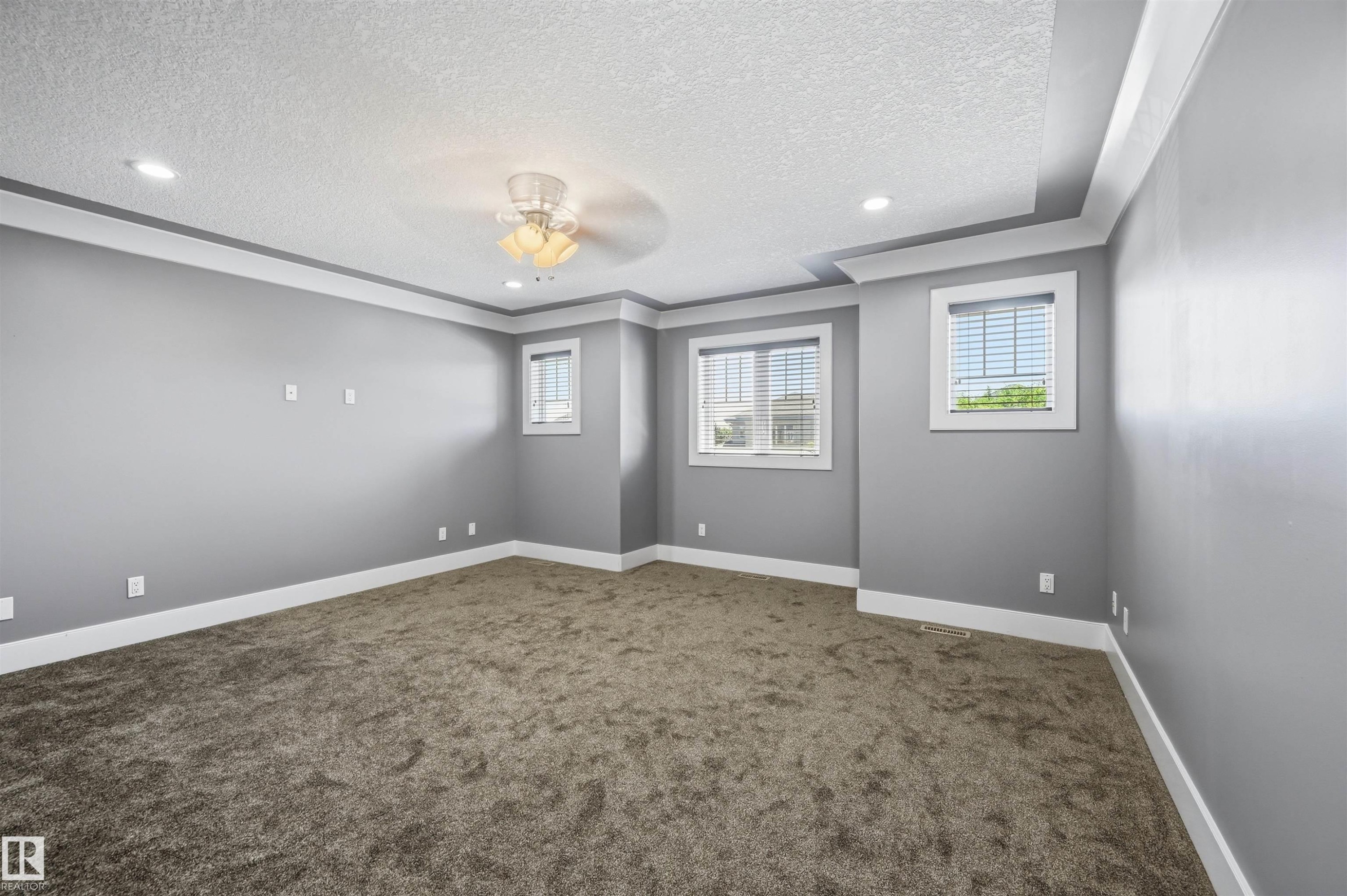 5216 Mullen Crest, Edmonton, AB