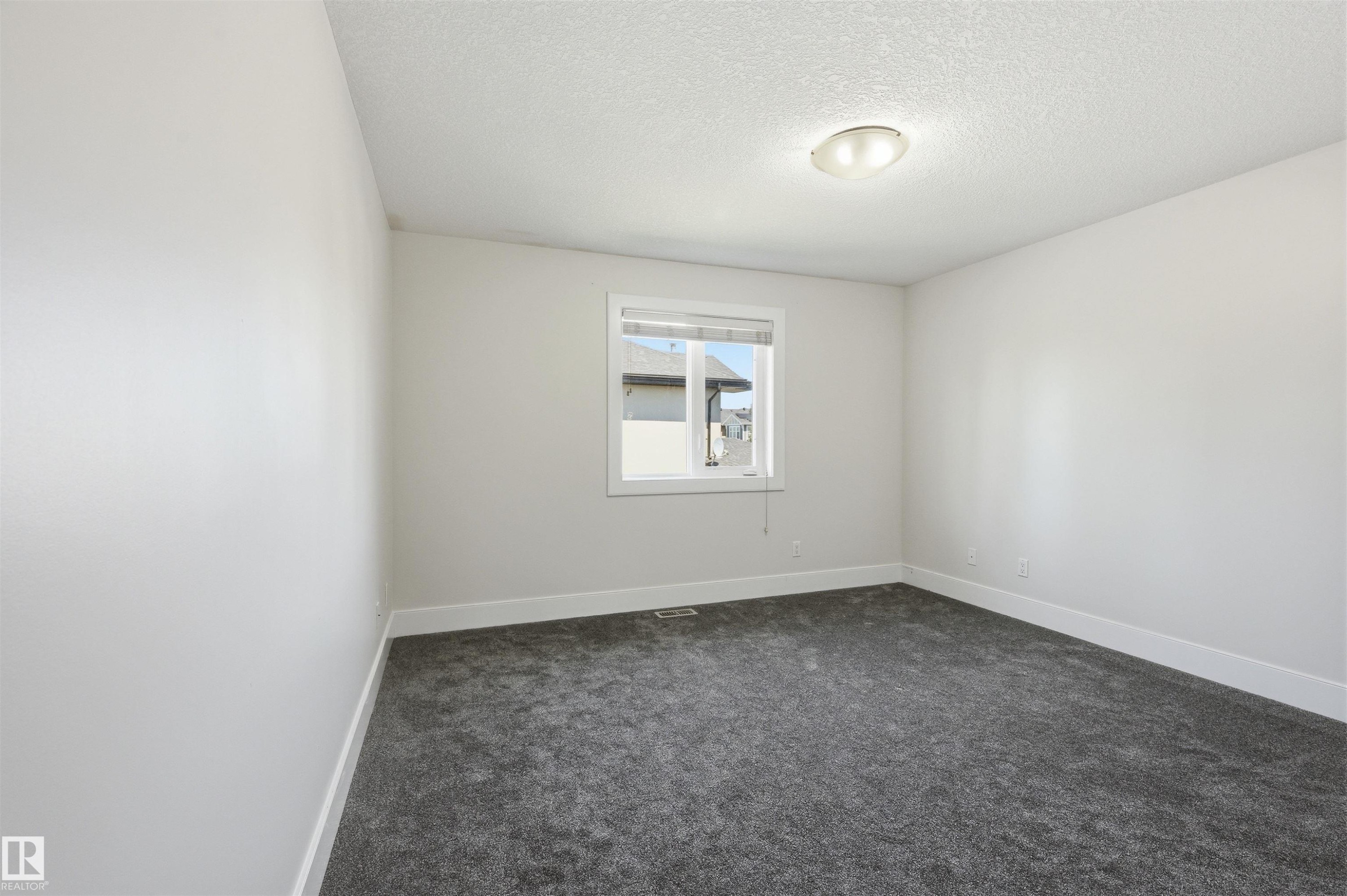 5216 Mullen Crest, Edmonton, AB