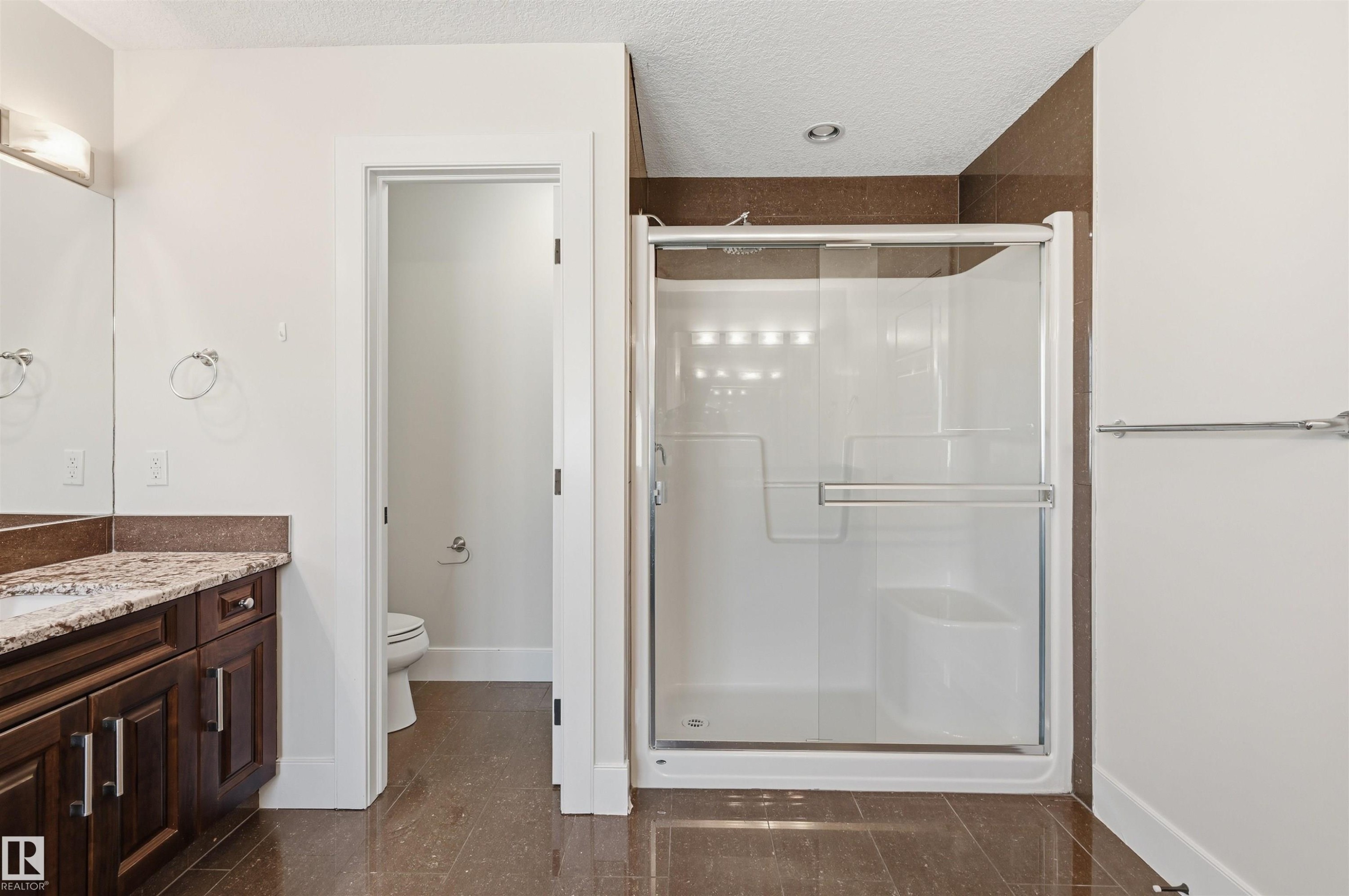 5216 Mullen Crest, Edmonton, AB