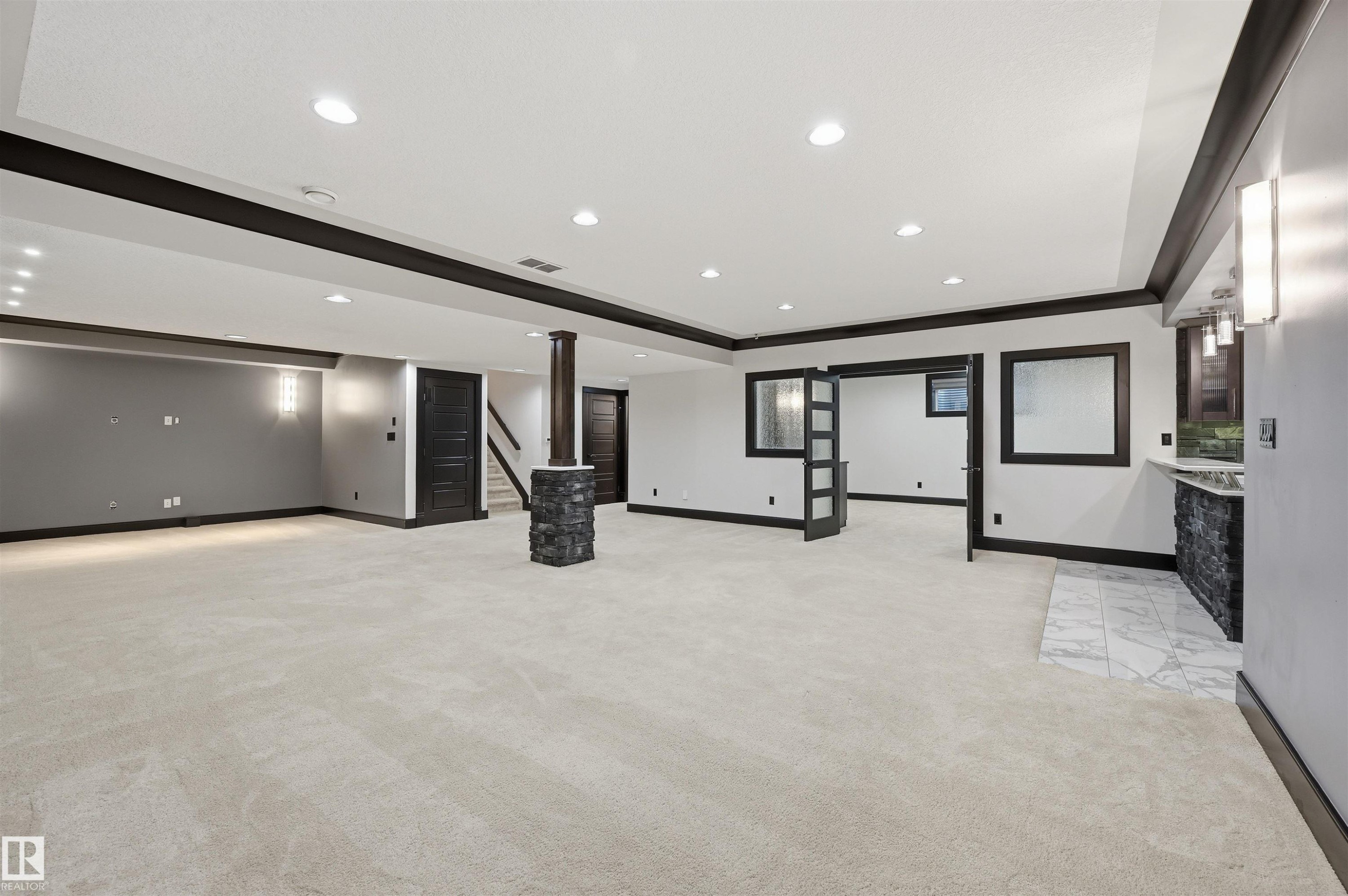 5216 Mullen Crest, Edmonton, AB