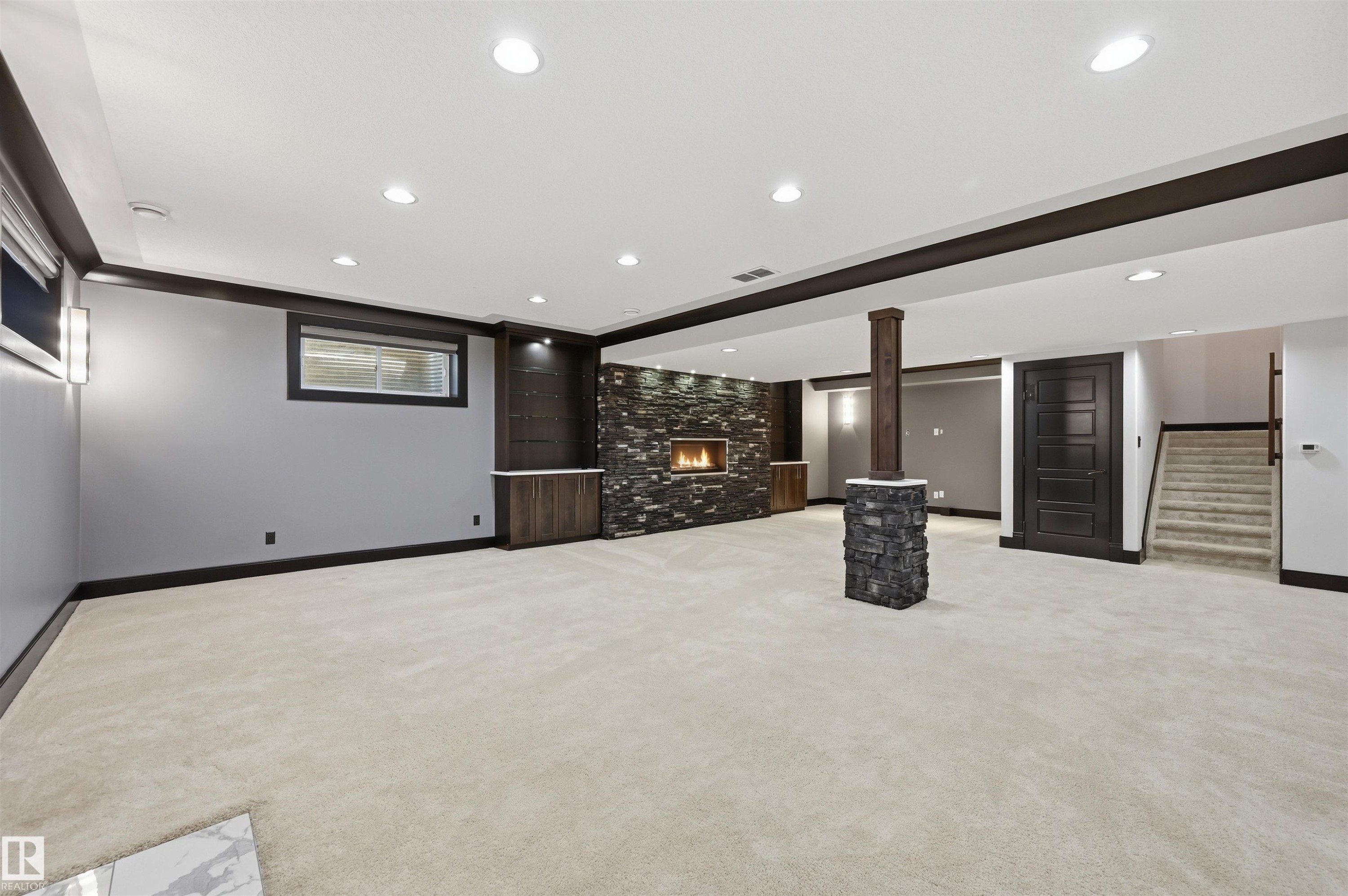 5216 Mullen Crest, Edmonton, AB