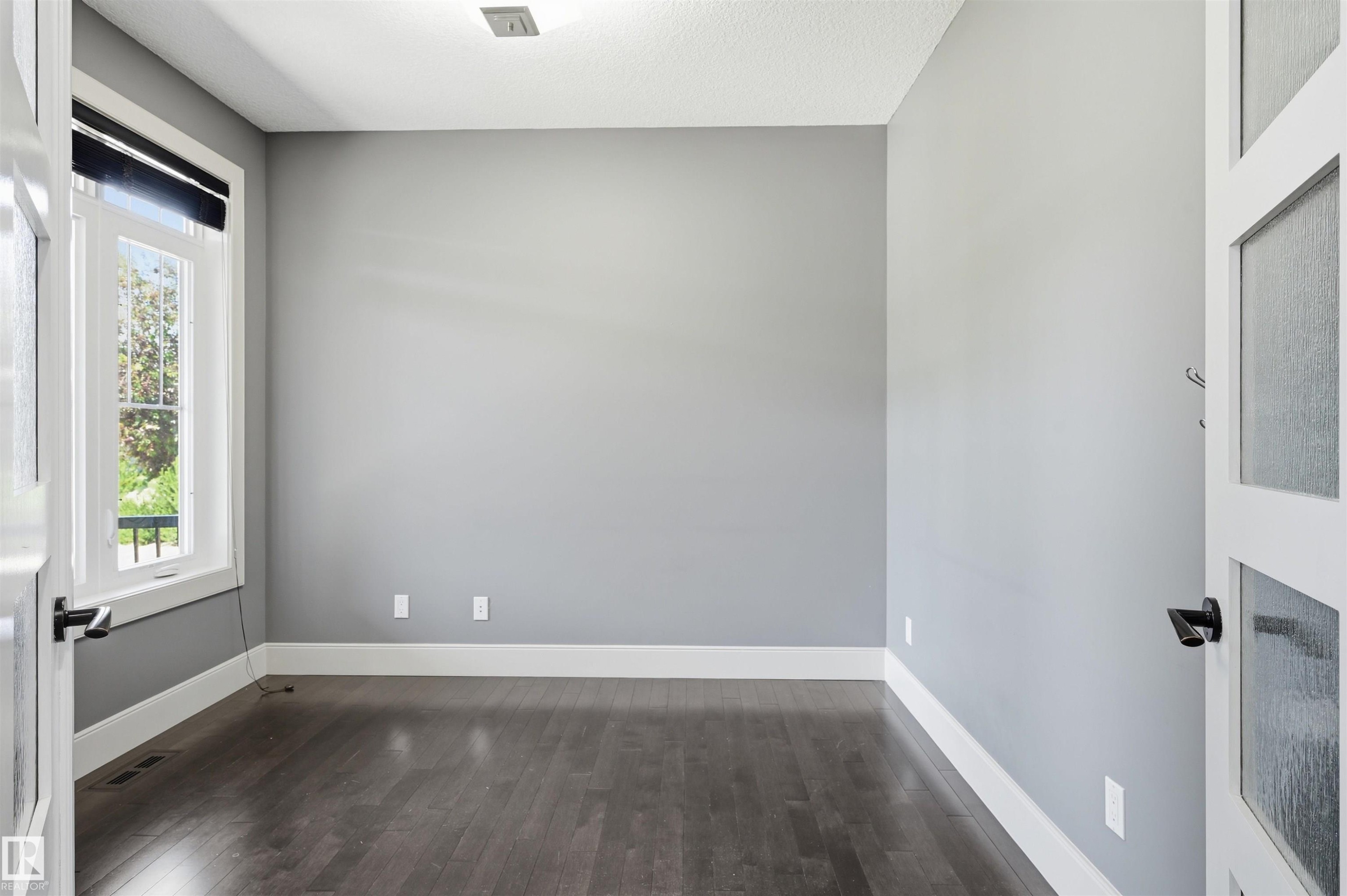 5216 Mullen Crest, Edmonton, AB