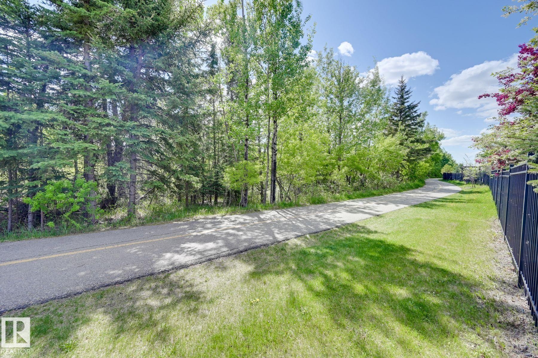 5216 Mullen Crest, Edmonton, AB
