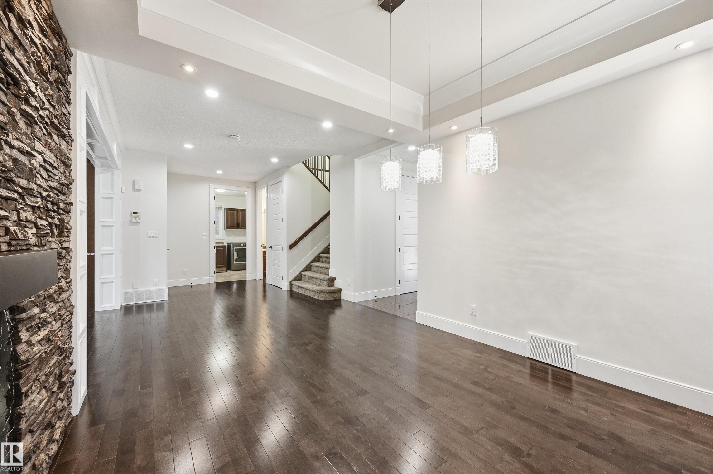 5216 Mullen Crest, Edmonton, AB