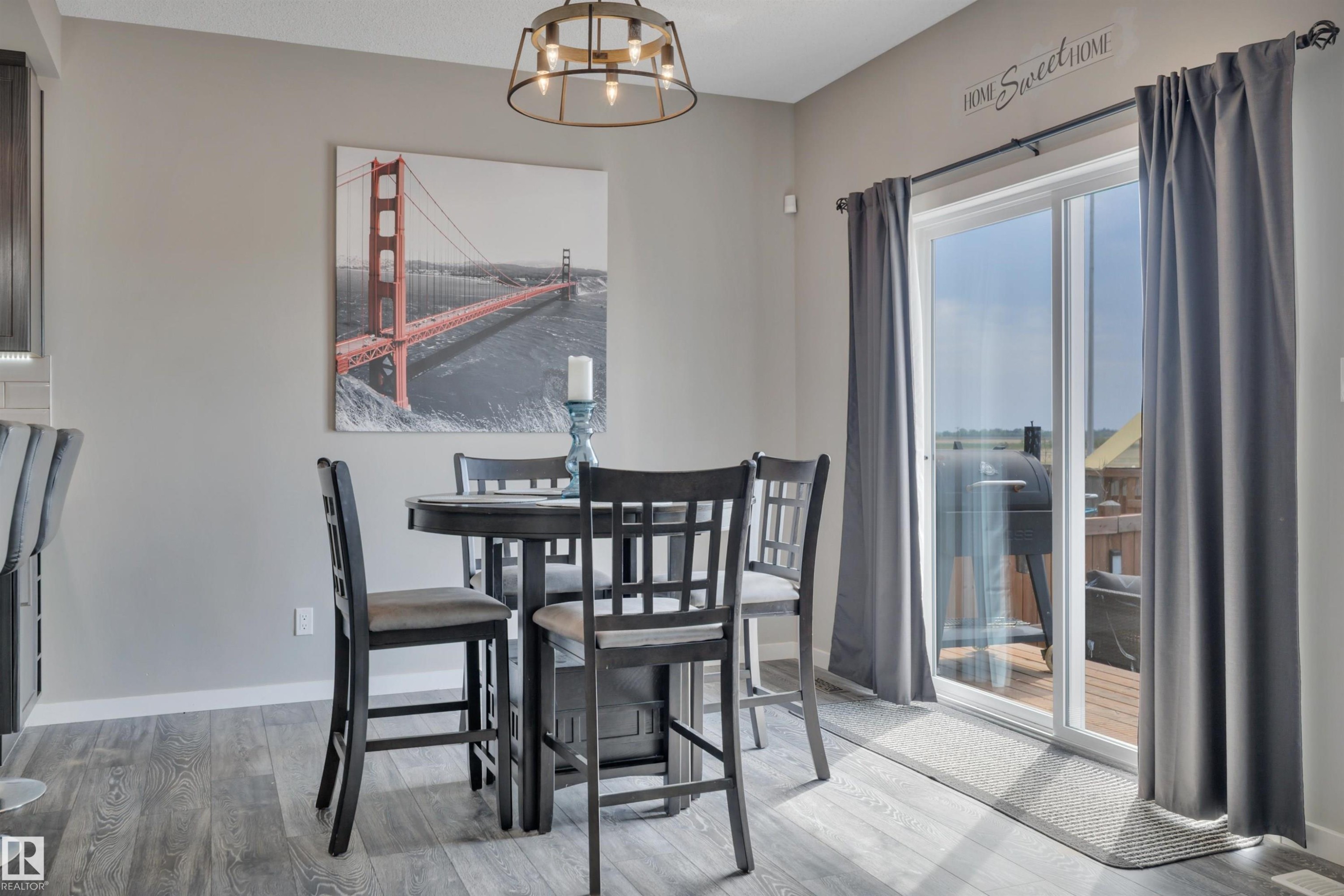 548 Reynalds Wynd, Leduc, AB - Indoor Photo Showing Dining Room