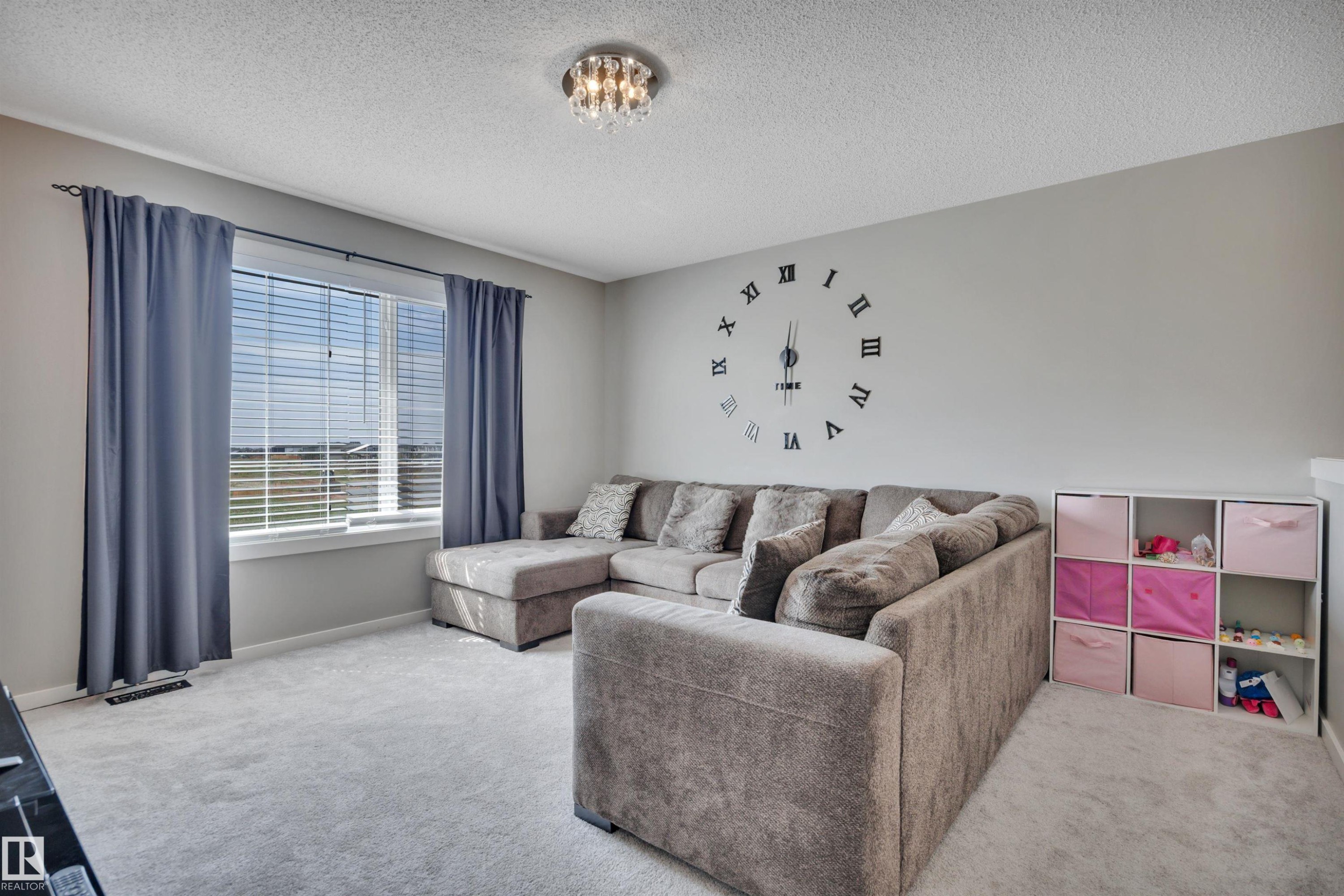 548 Reynalds Wynd, Leduc, AB - Indoor Photo Showing Living Room