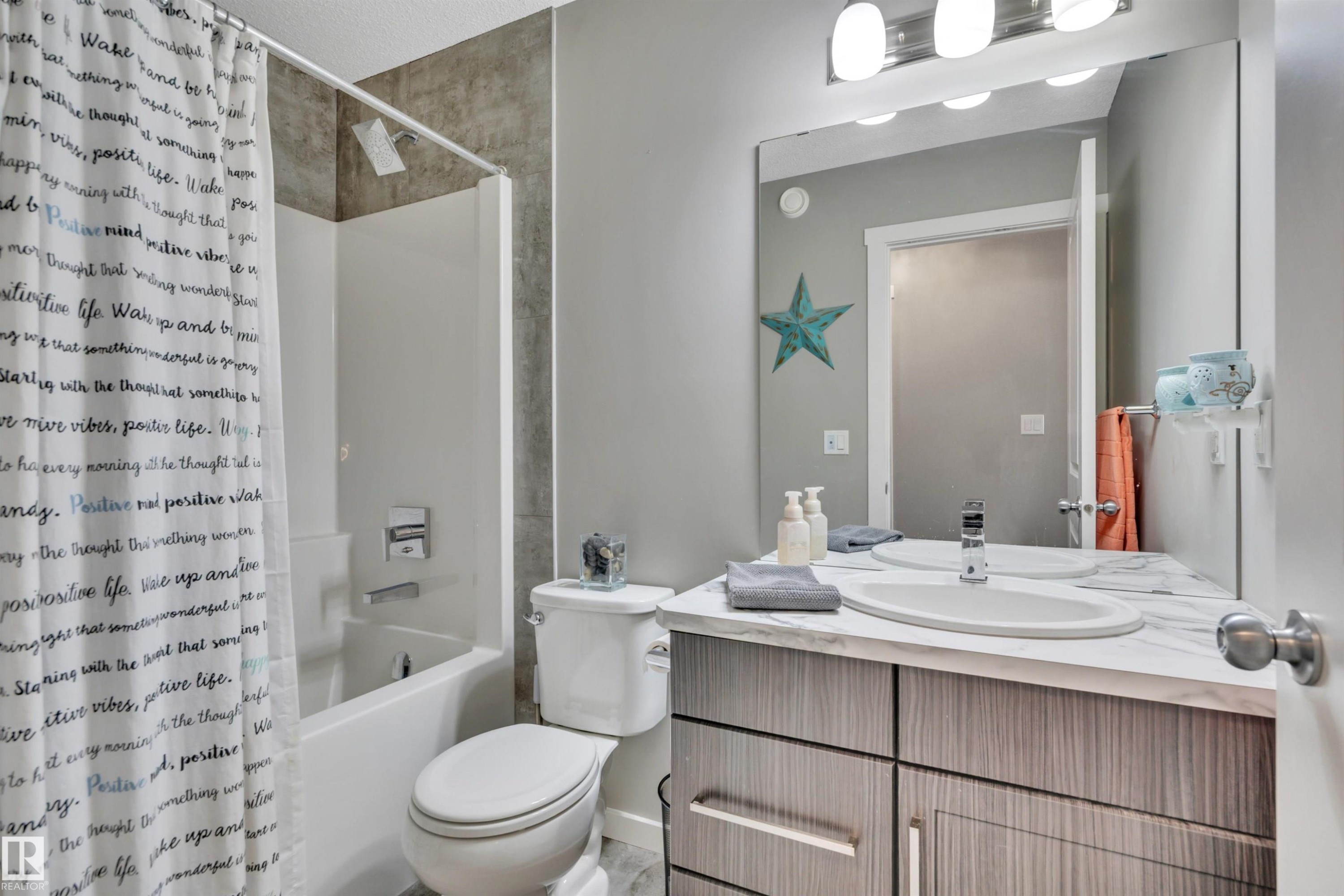 548 Reynalds Wynd, Leduc, AB - Indoor Photo Showing Bathroom
