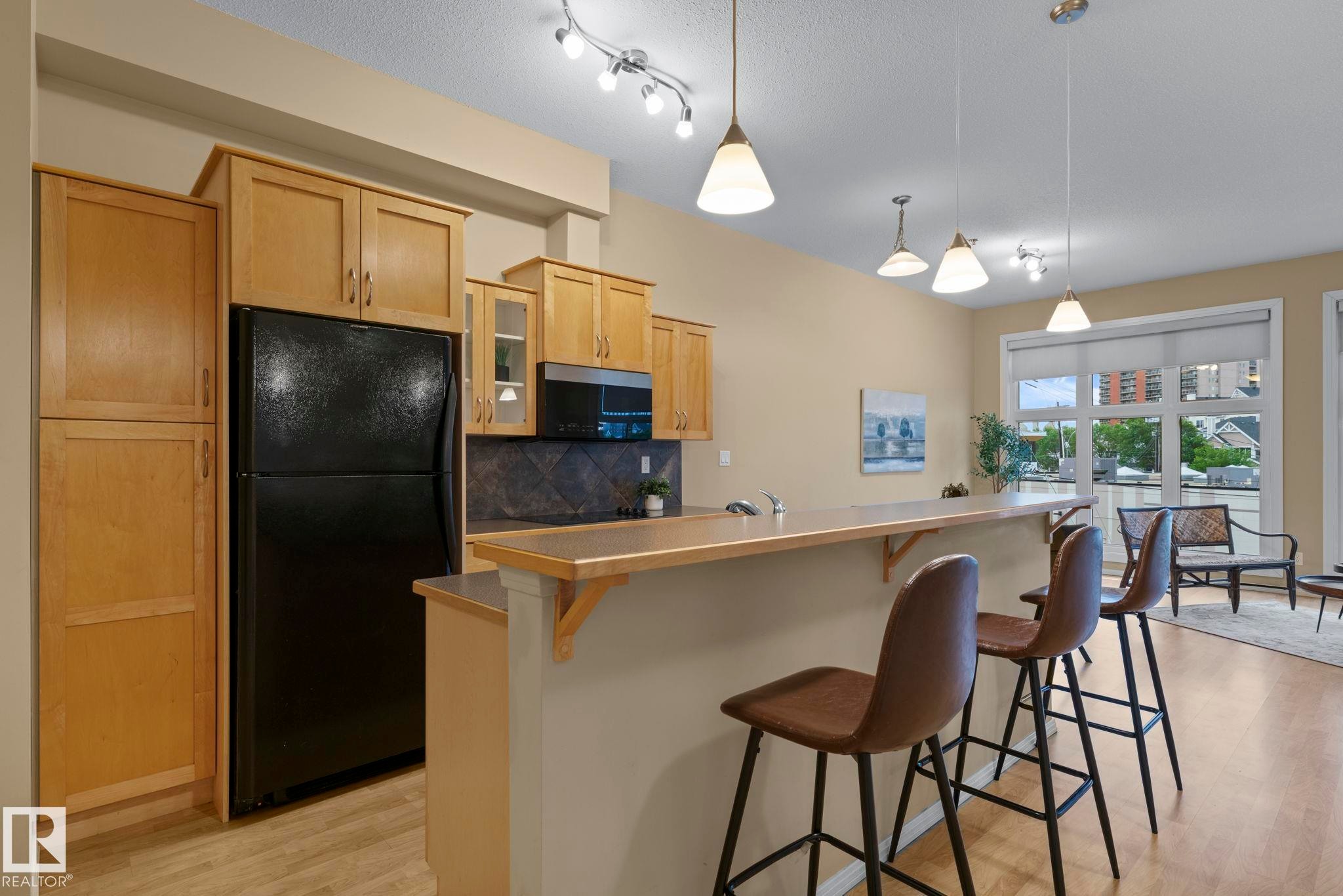 308 10147 112 Street, Edmonton, AB
