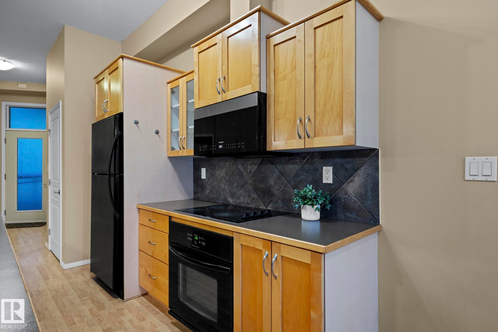 308 10147 112 Street, Edmonton, AB