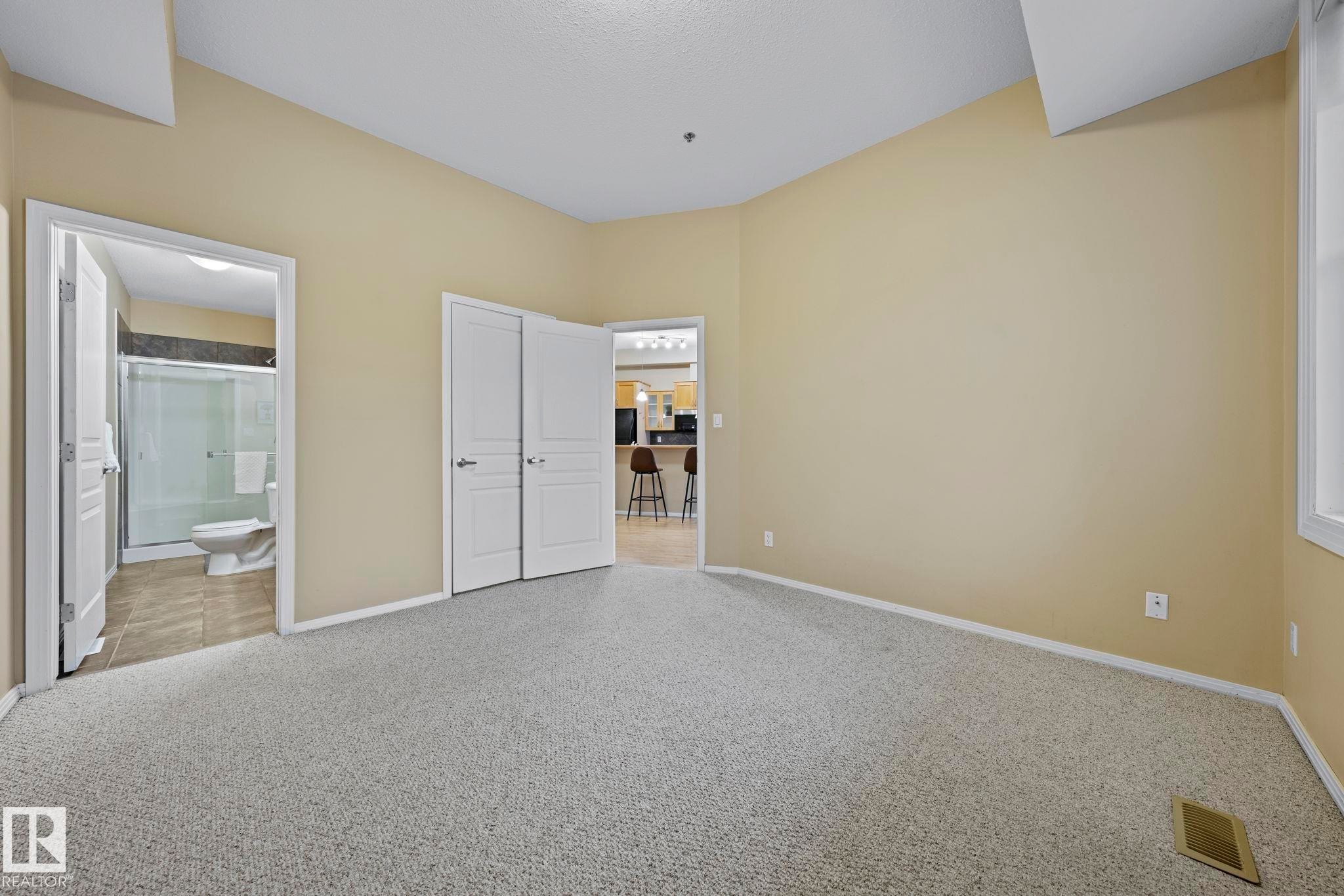 308 10147 112 Street, Edmonton, AB