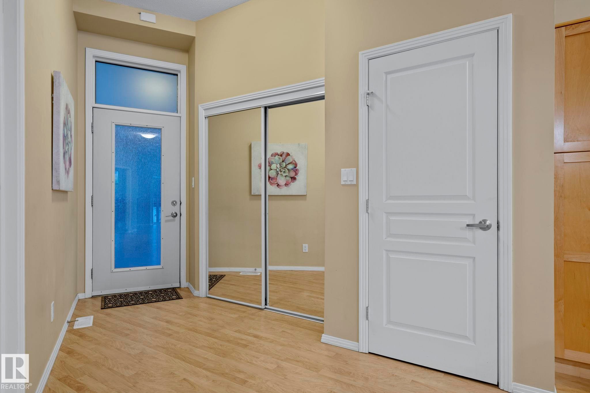 308 10147 112 Street, Edmonton, AB
