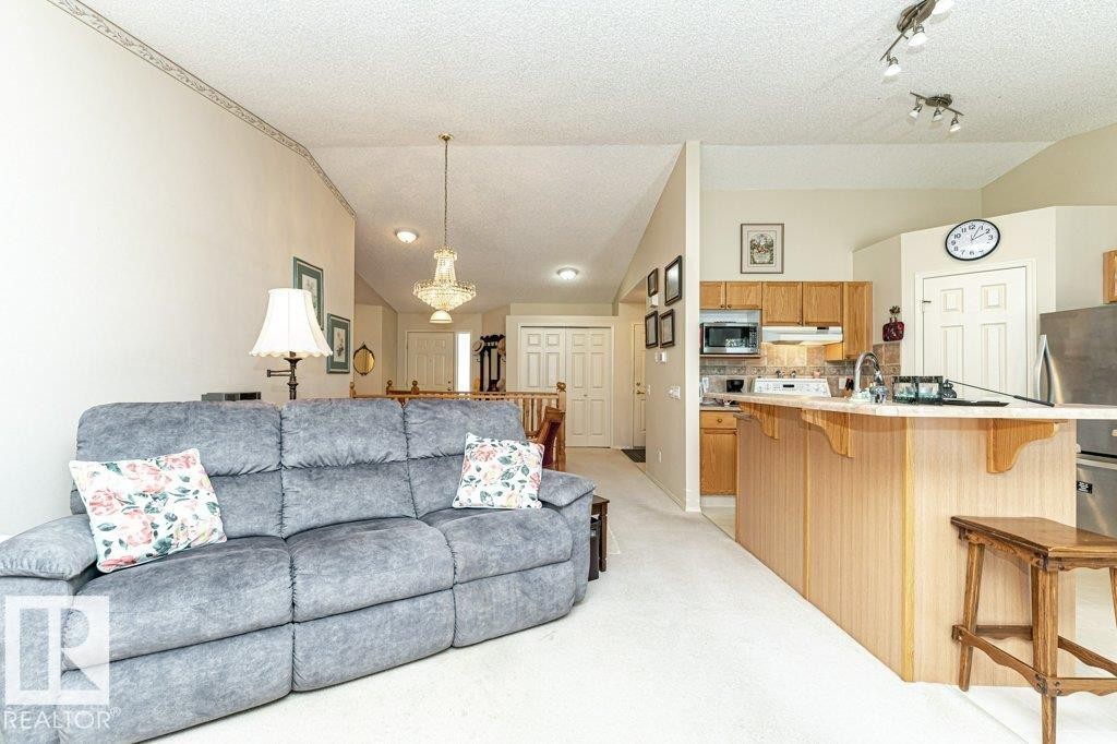 40 8 Dechene Road, Edmonton, AB