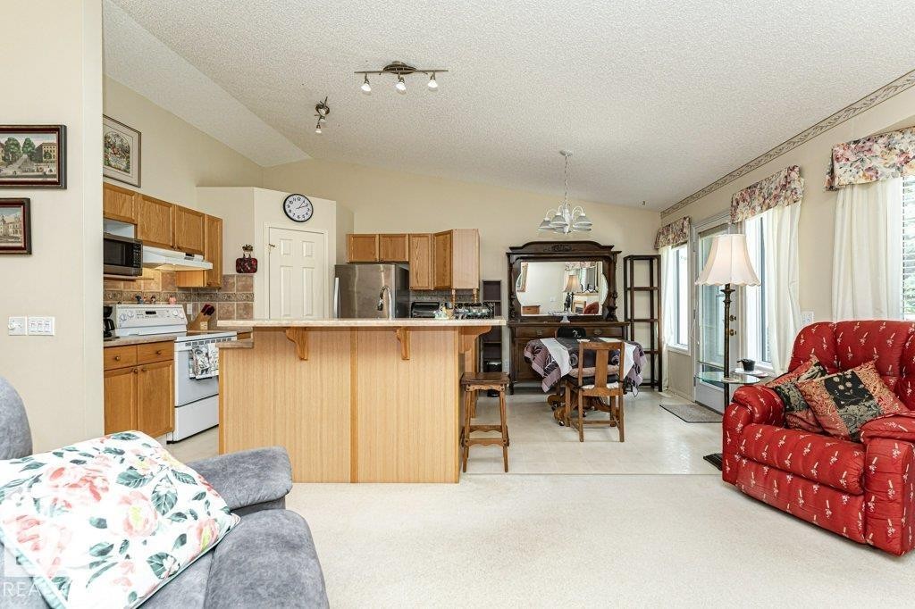 40 8 Dechene Road, Edmonton, AB