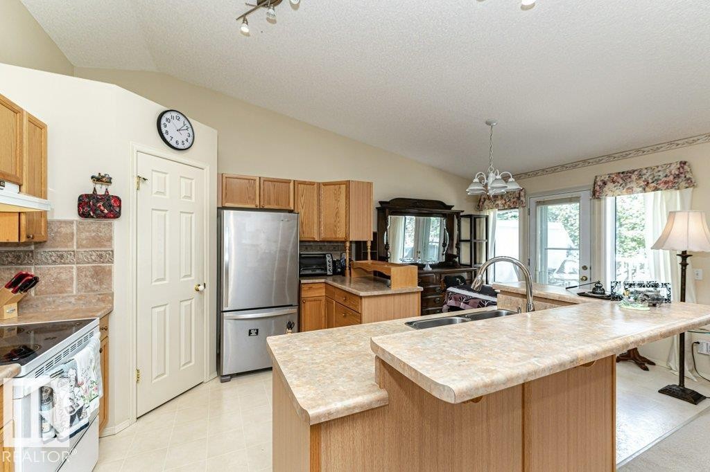 40 8 Dechene Road, Edmonton, AB