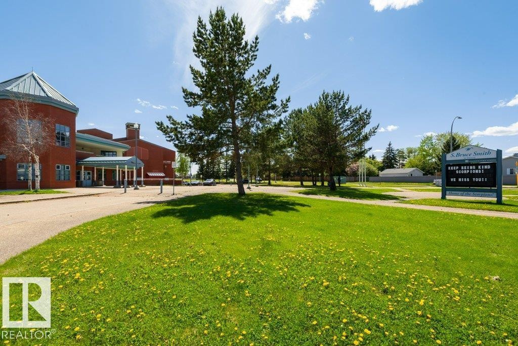 40 8 Dechene Road, Edmonton, AB
