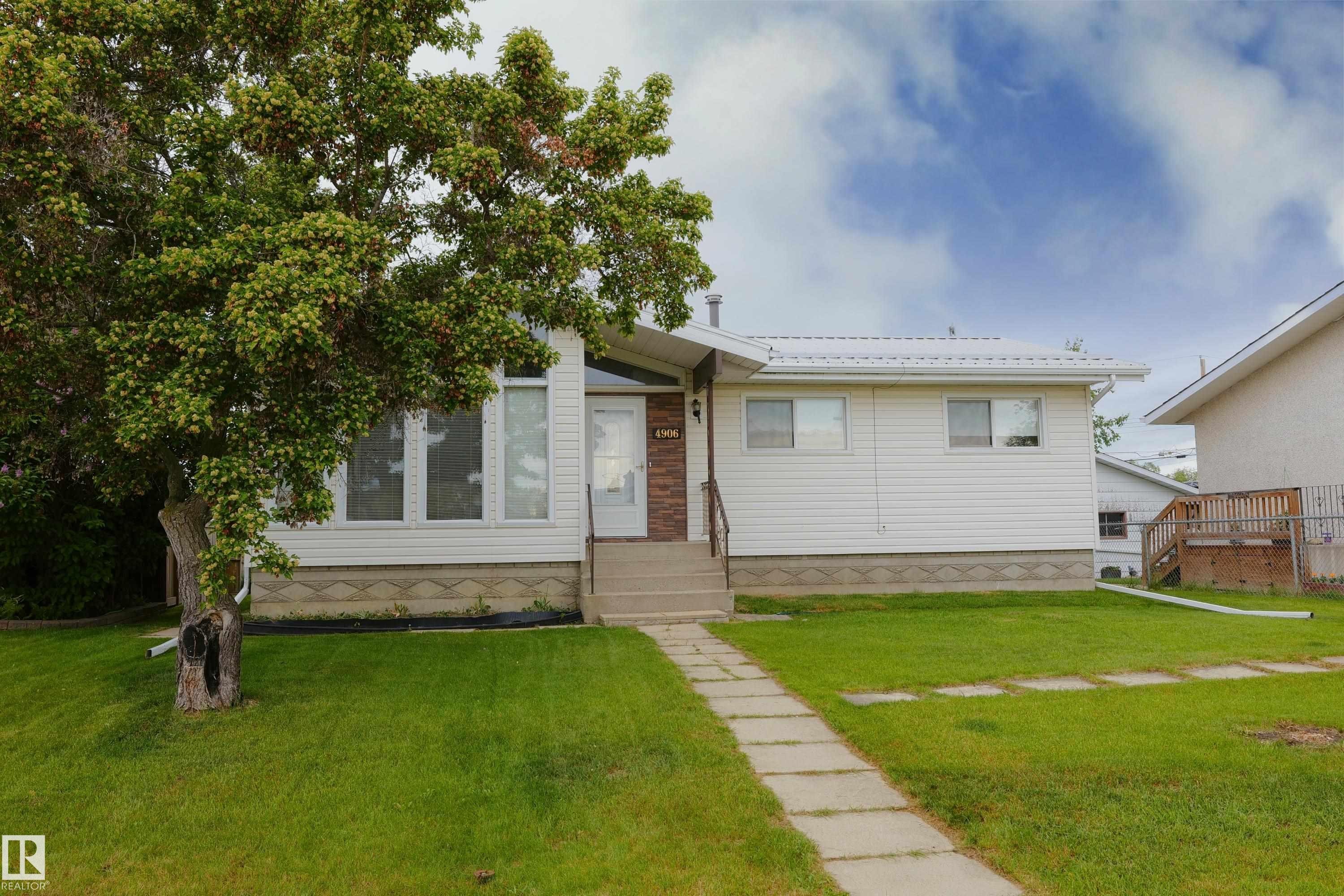 4906 43A Street, Barrhead, AB