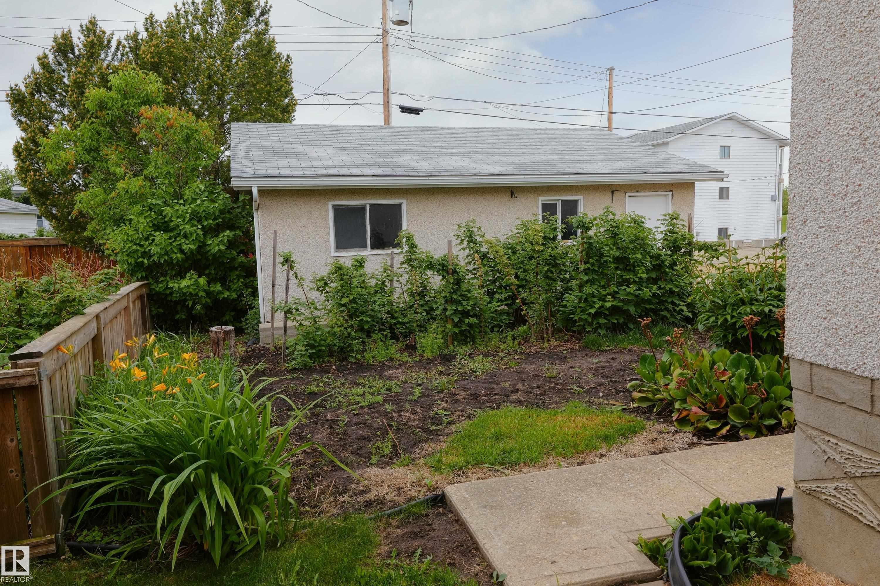 4906 43A Street, Barrhead, AB