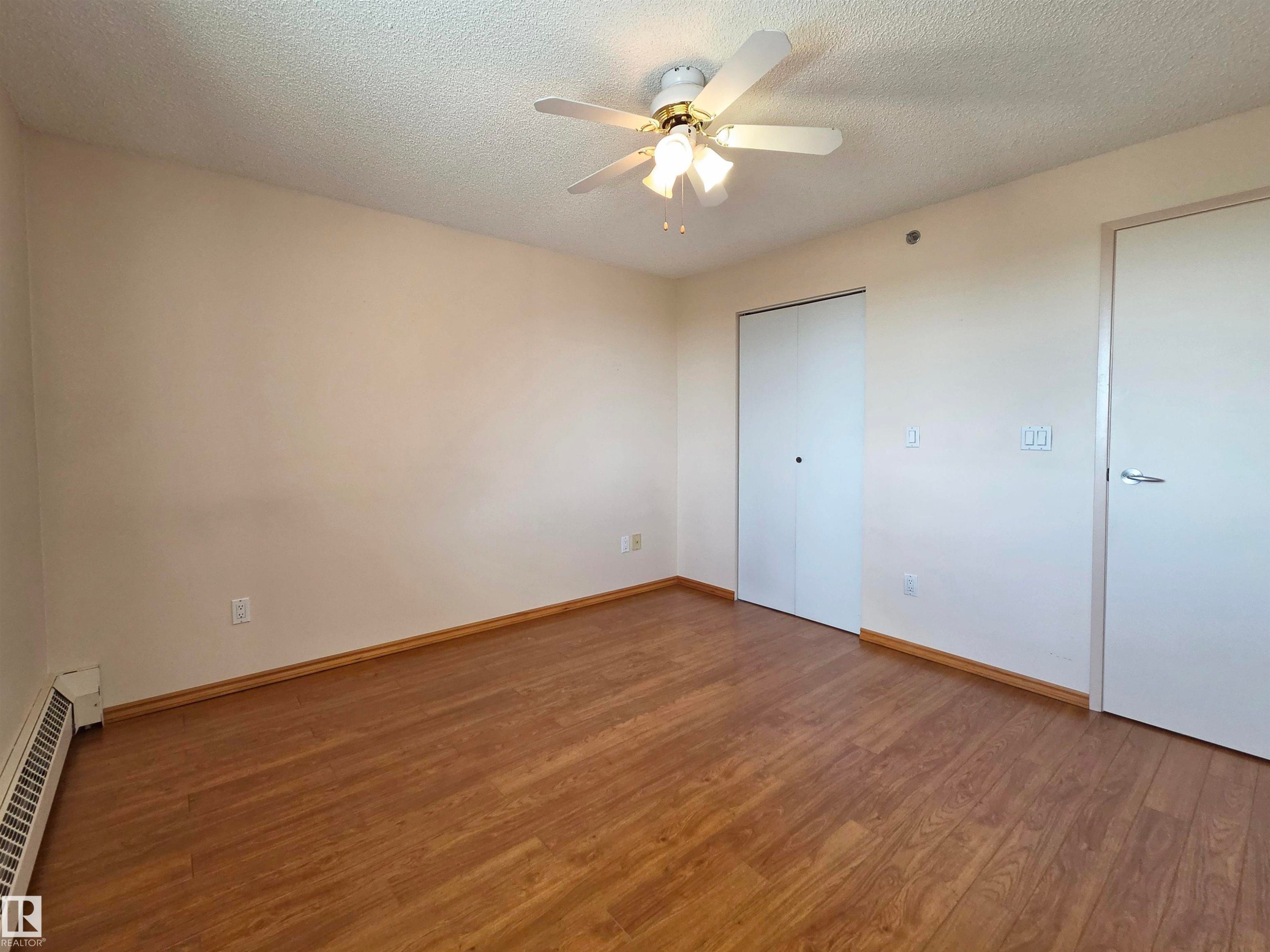 #407 2011 137 Av Nw, Edmonton, AB - Indoor Photo Showing Other Room