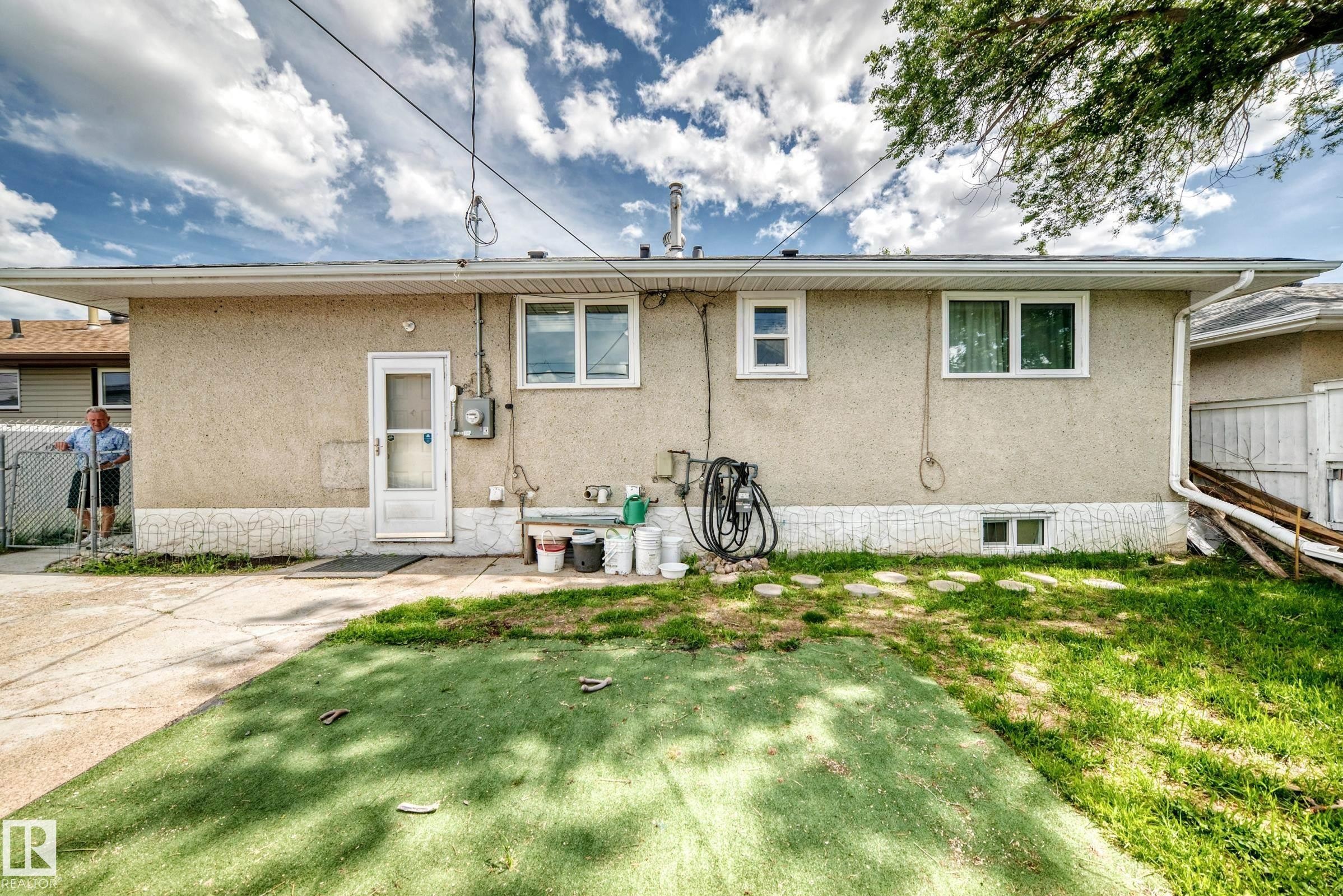 13316 122 Street, Edmonton, AB