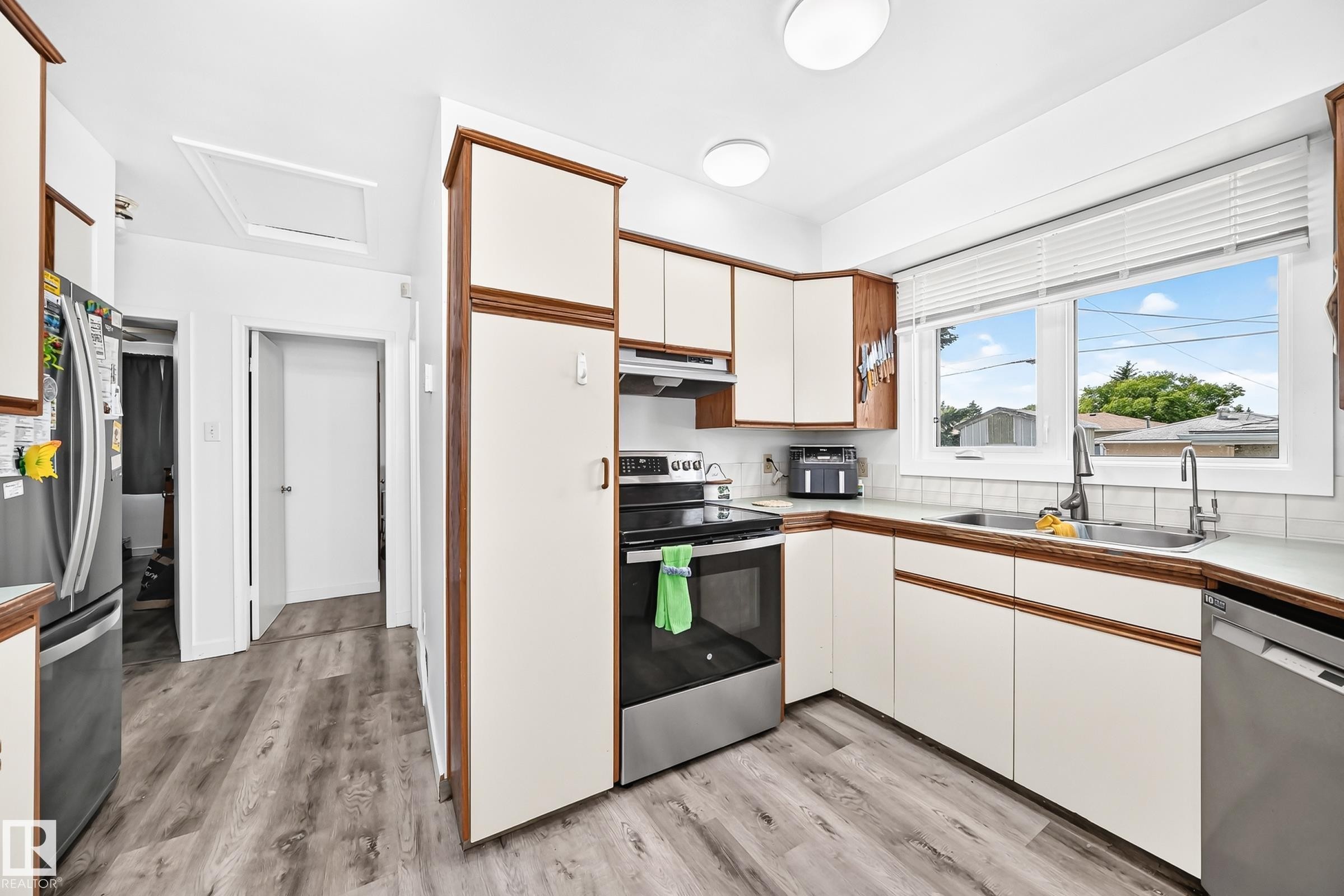13316 122 Street, Edmonton, AB