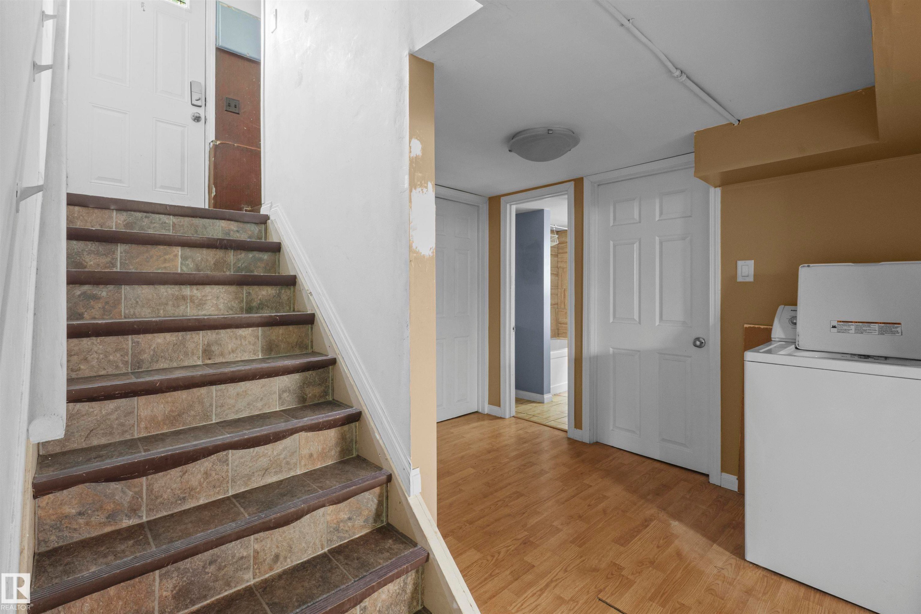 Image quality insufficient for description - 7520 106 Street, Edmonton, AB