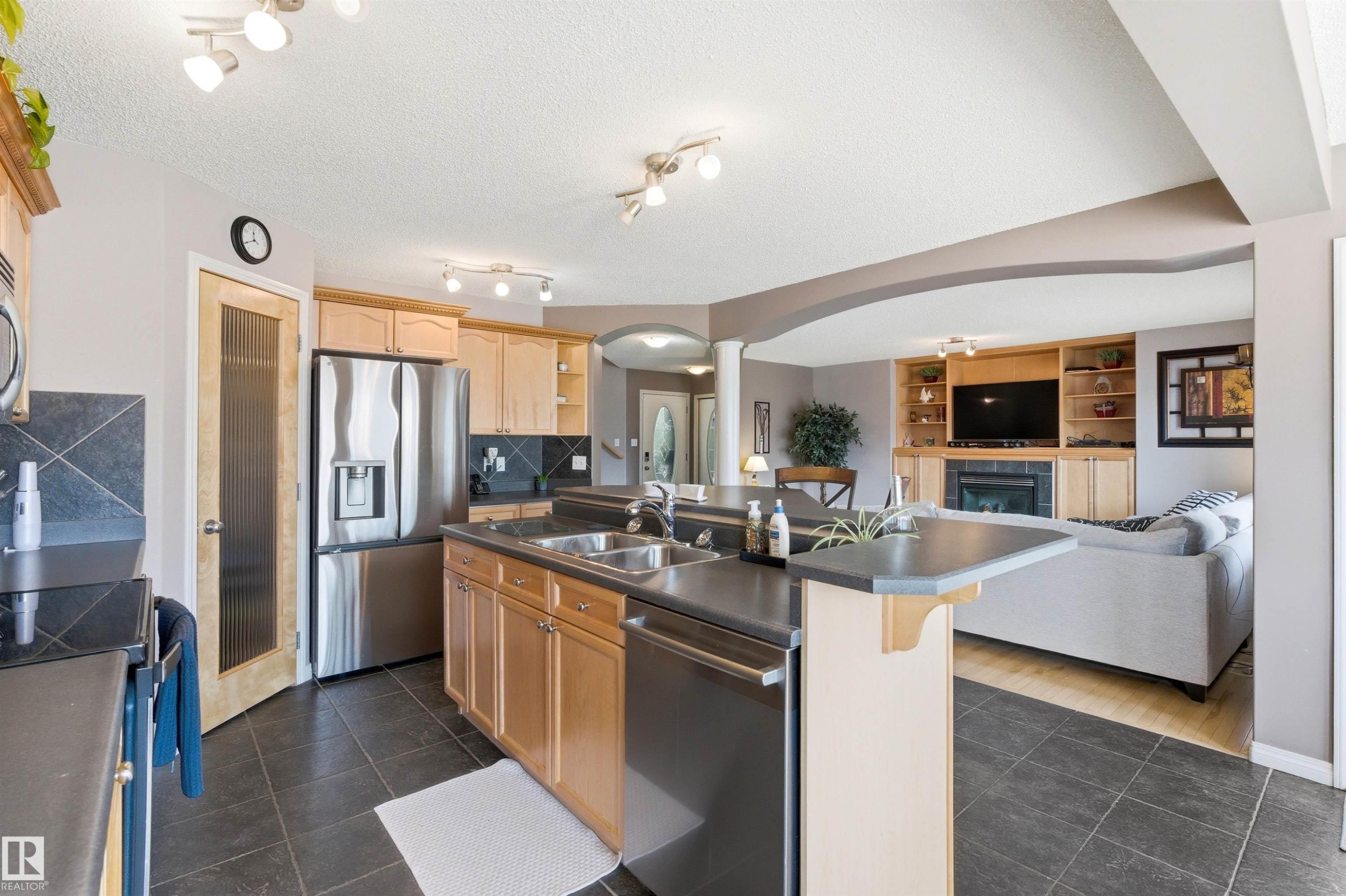 7307 Singer Way, Edmonton, AB - Indoor Photo Showing Kitchen With Stainless Steel Kitchen With Double Sink
