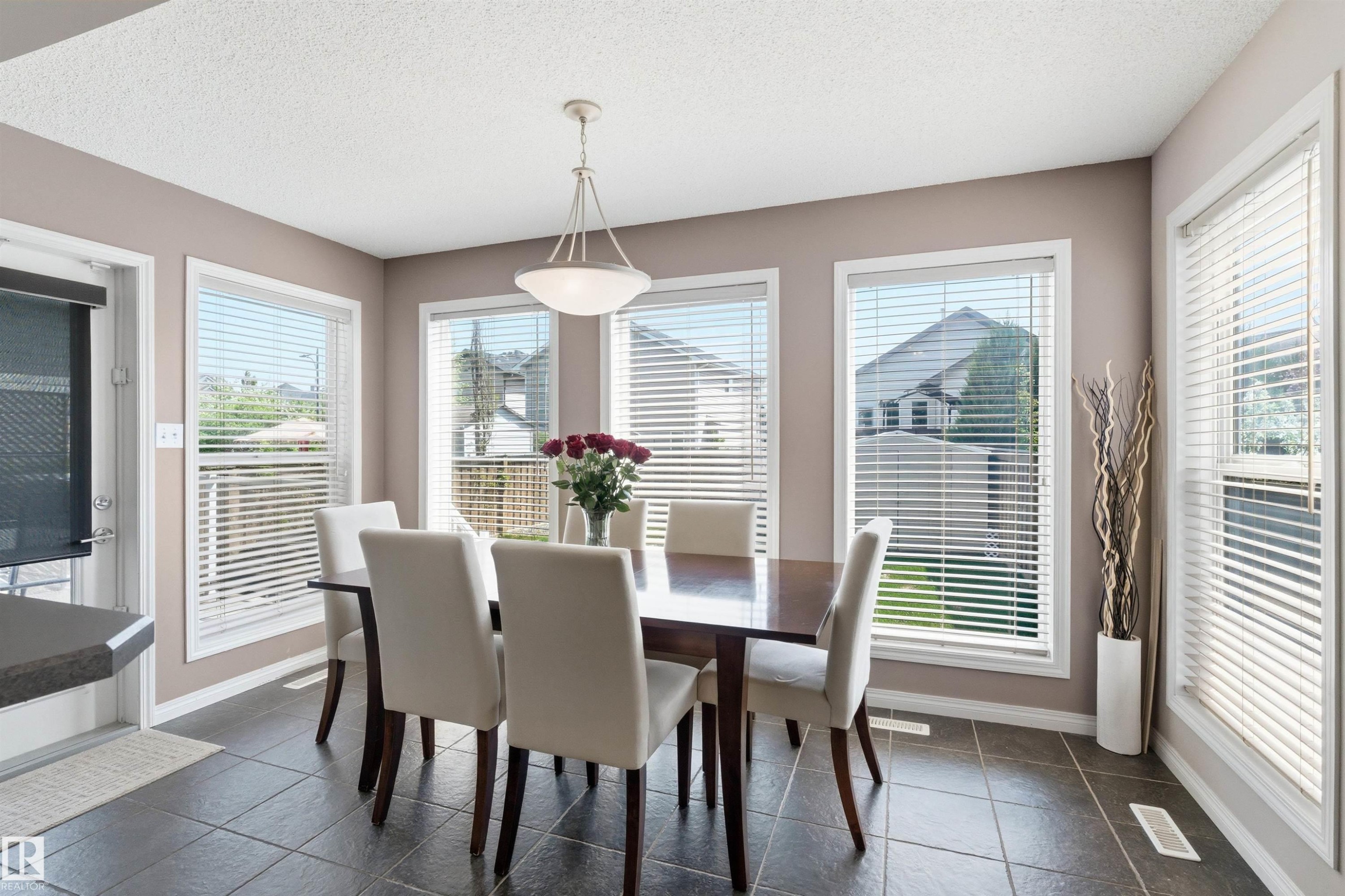 7307 Singer Way, Edmonton, AB - Indoor Photo Showing Dining Room