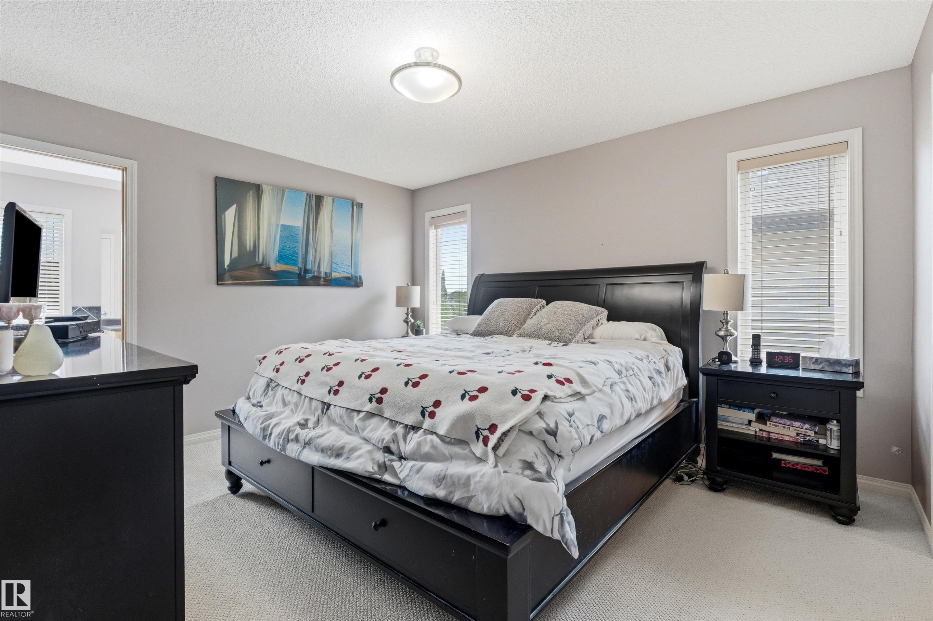 7307 Singer Way, Edmonton, AB - Indoor Photo Showing Bedroom