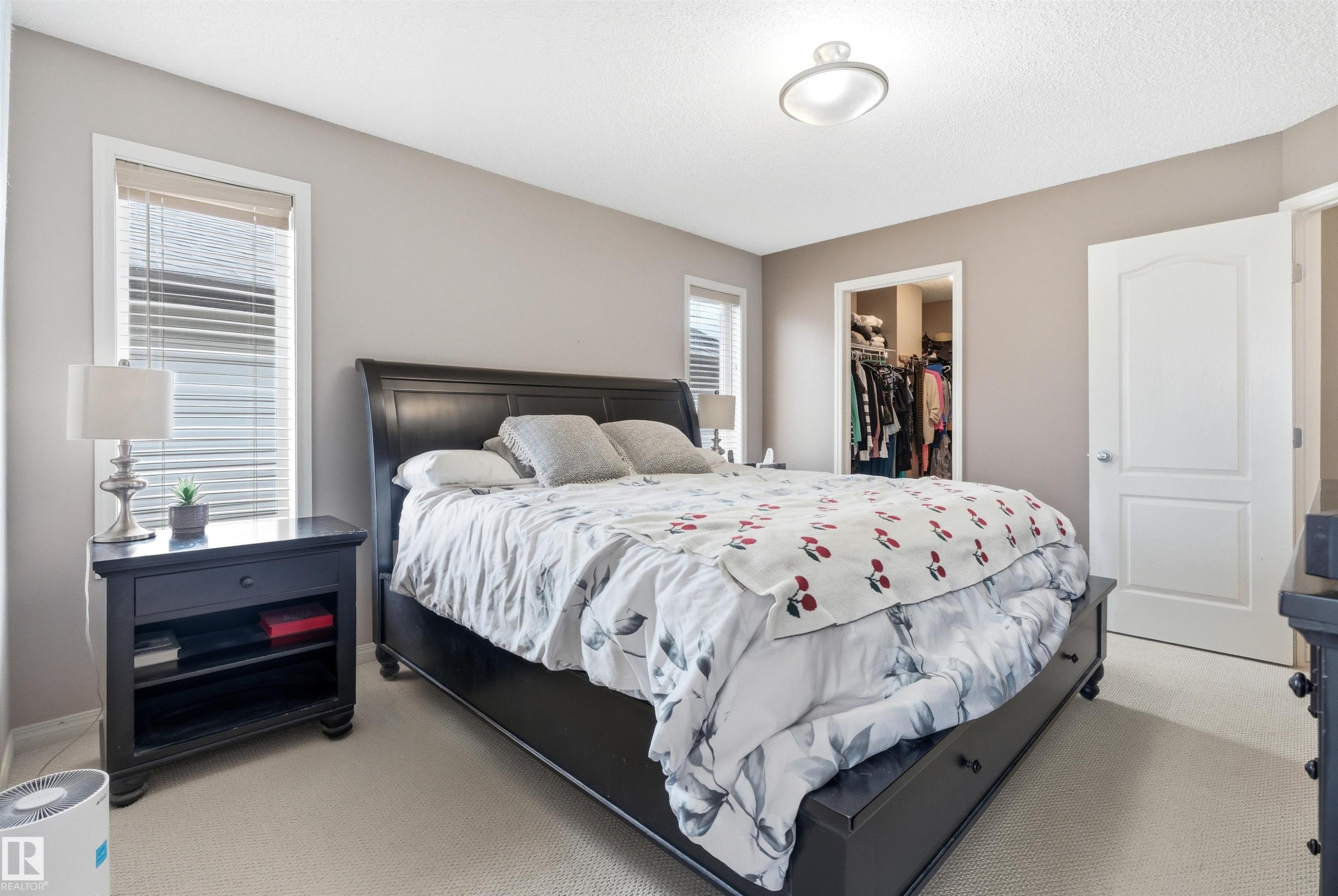 7307 Singer Way, Edmonton, AB - Indoor Photo Showing Bedroom