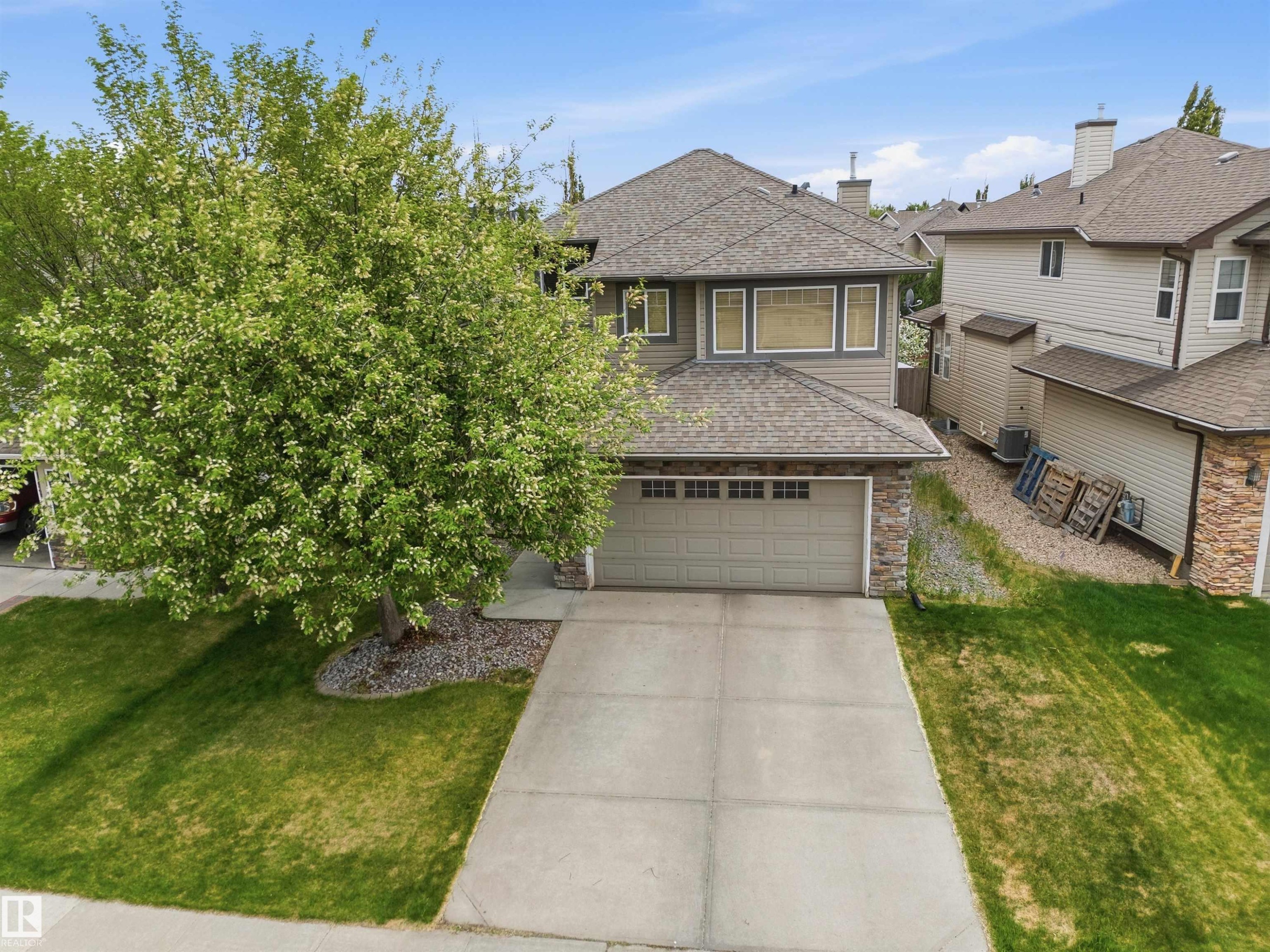 7307 Singer Way, Edmonton, AB - Outdoor