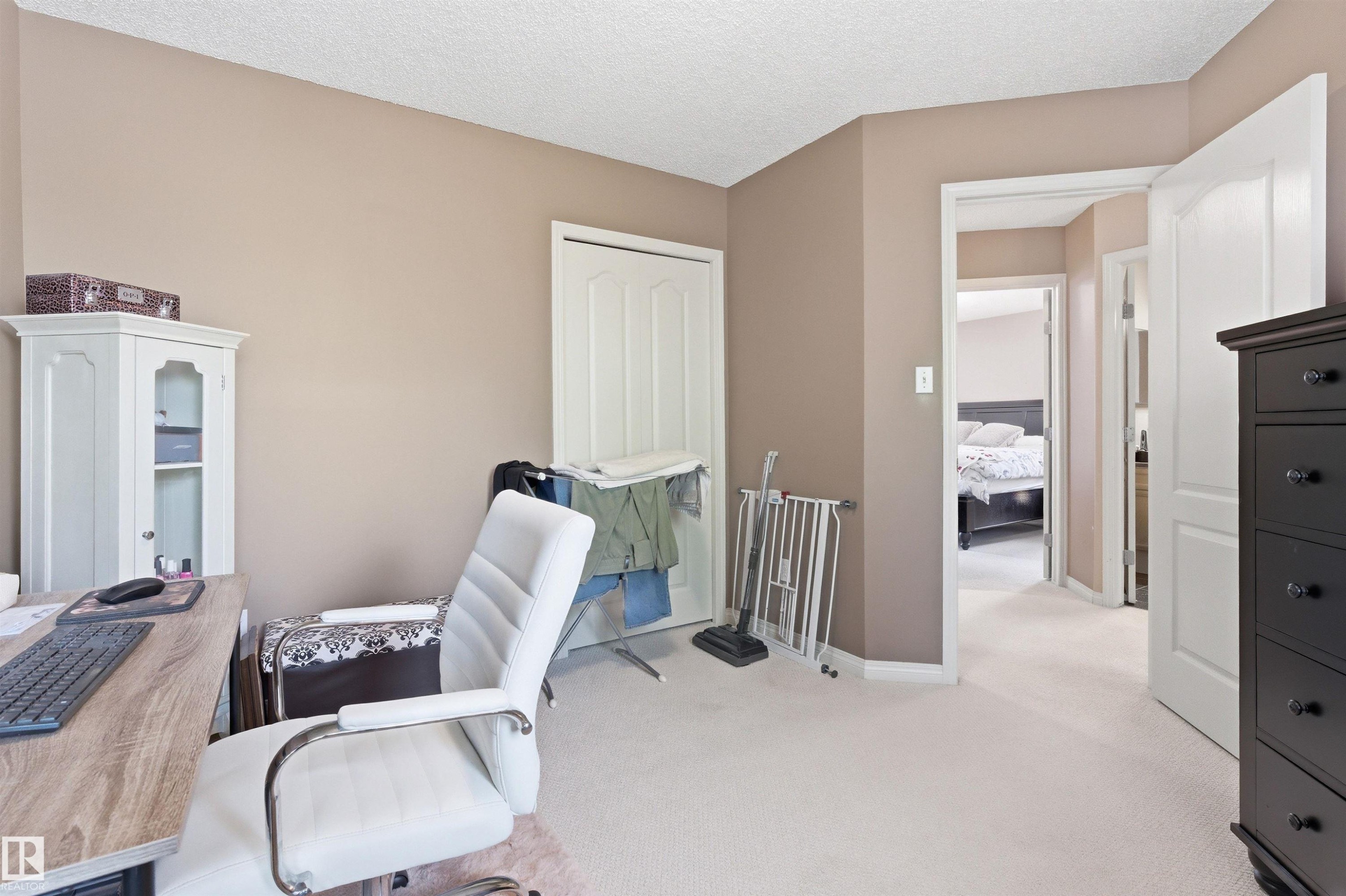 7307 Singer Way, Edmonton, AB - Indoor